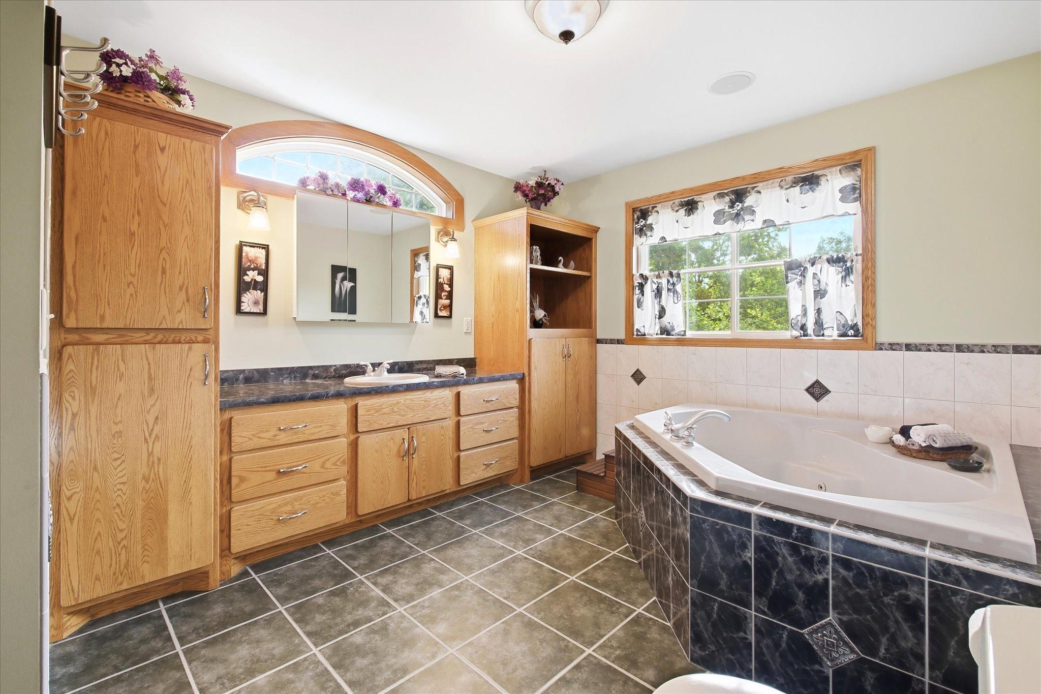 14690 284 1/2 Avenue Nw Property Photo 32