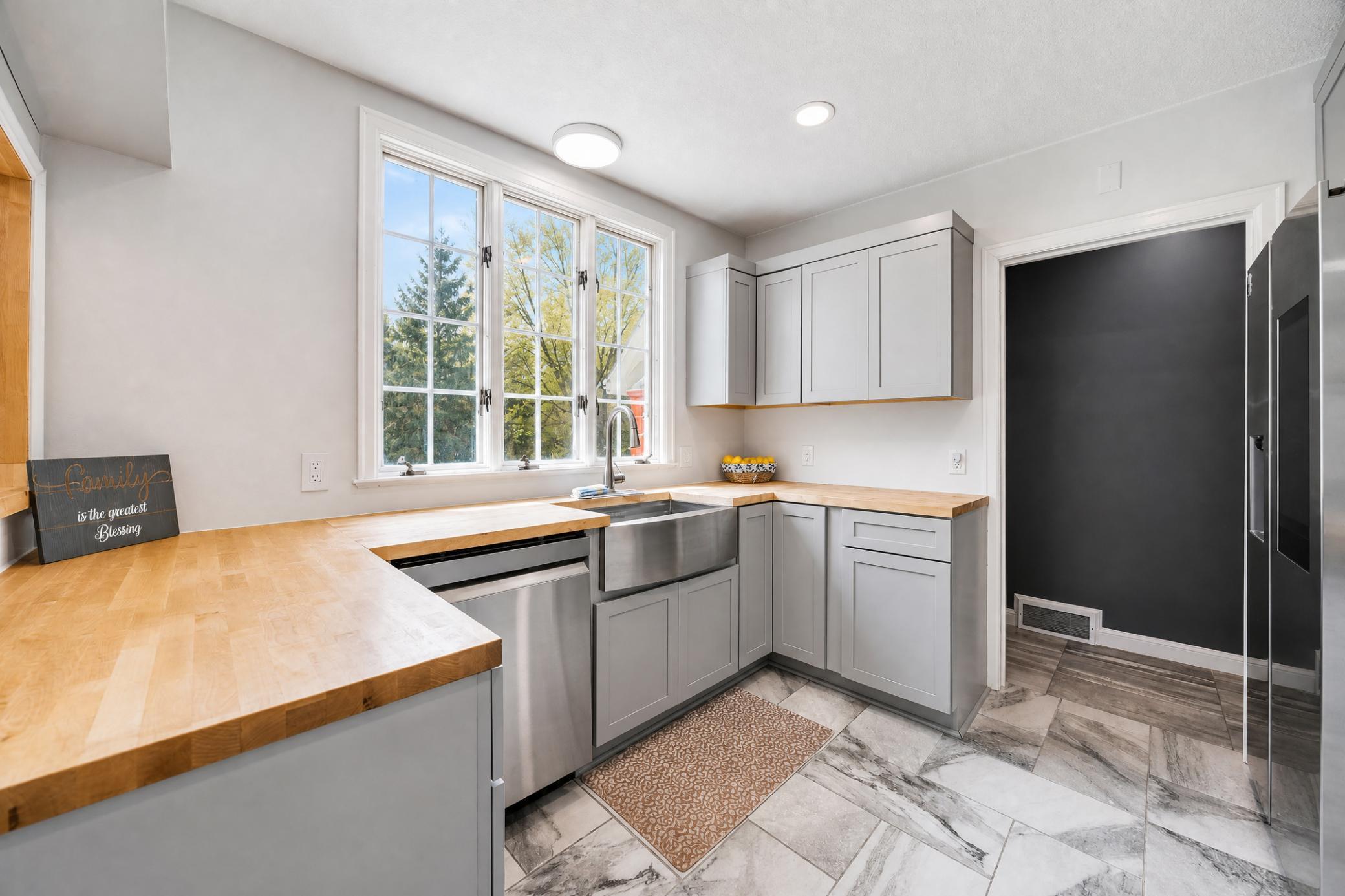 7800 Pearson Way Ne Property Photo 11