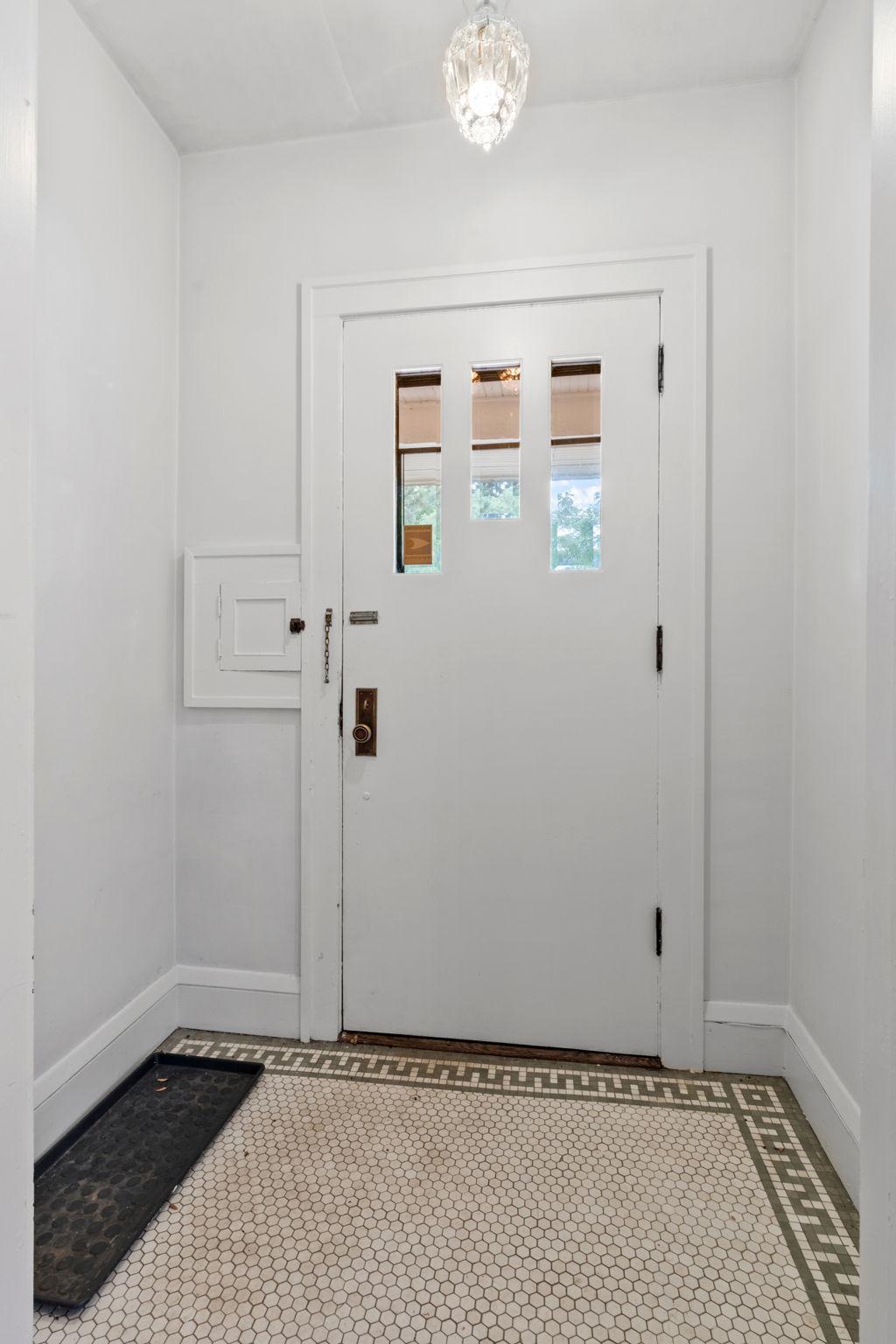 4354 Harriet Avenue Property Photo 5