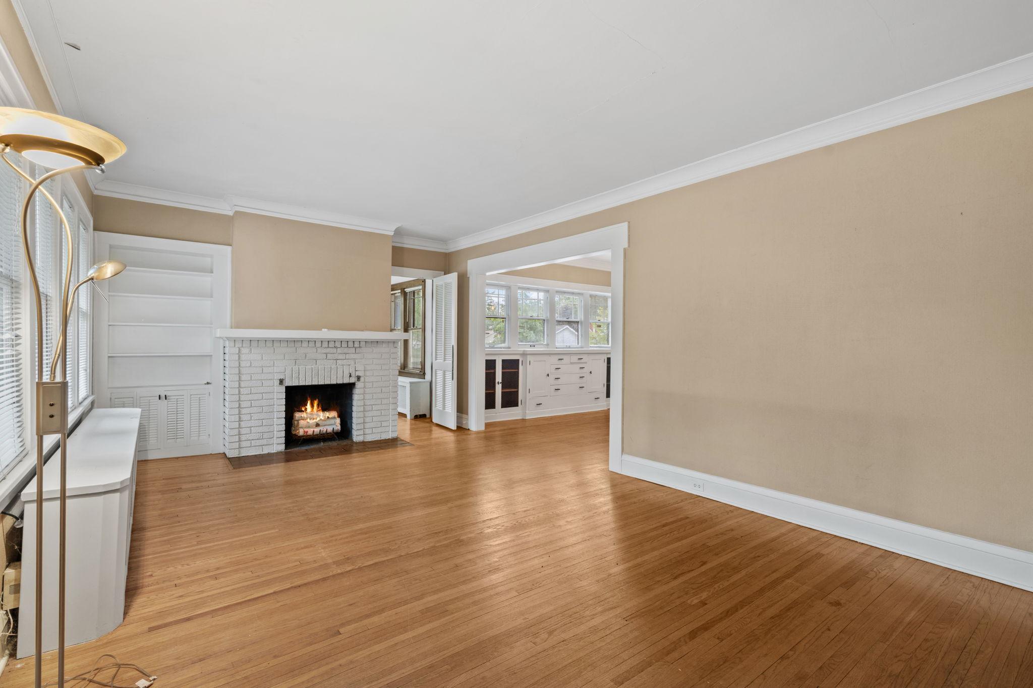 4354 Harriet Avenue Property Photo 6