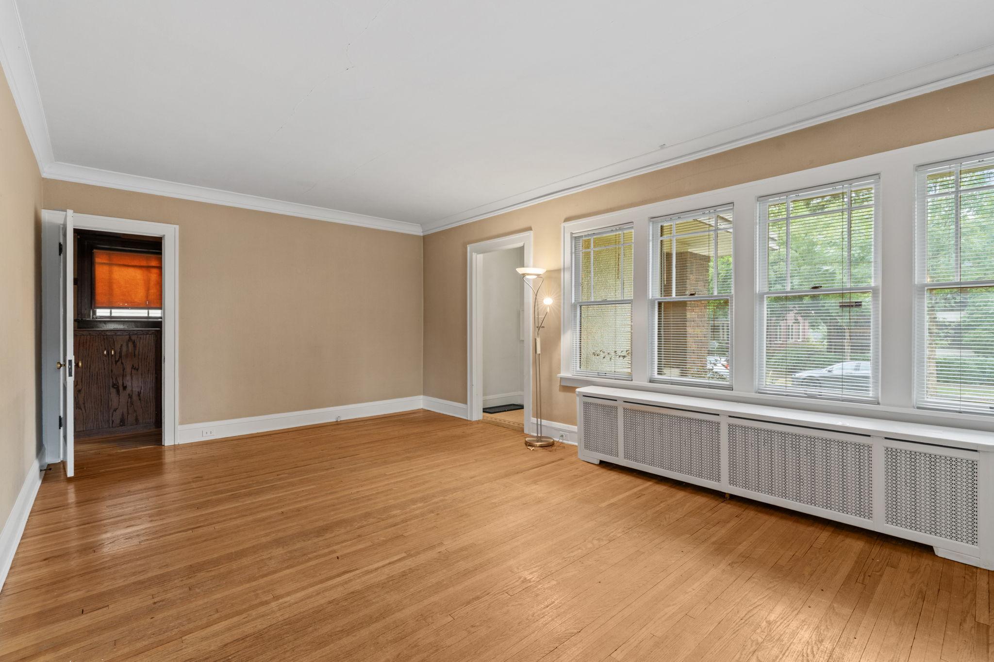4354 Harriet Avenue Property Photo 7