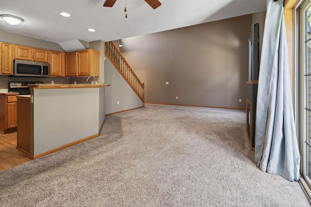 23133 Iris Avenue Property Photo 4