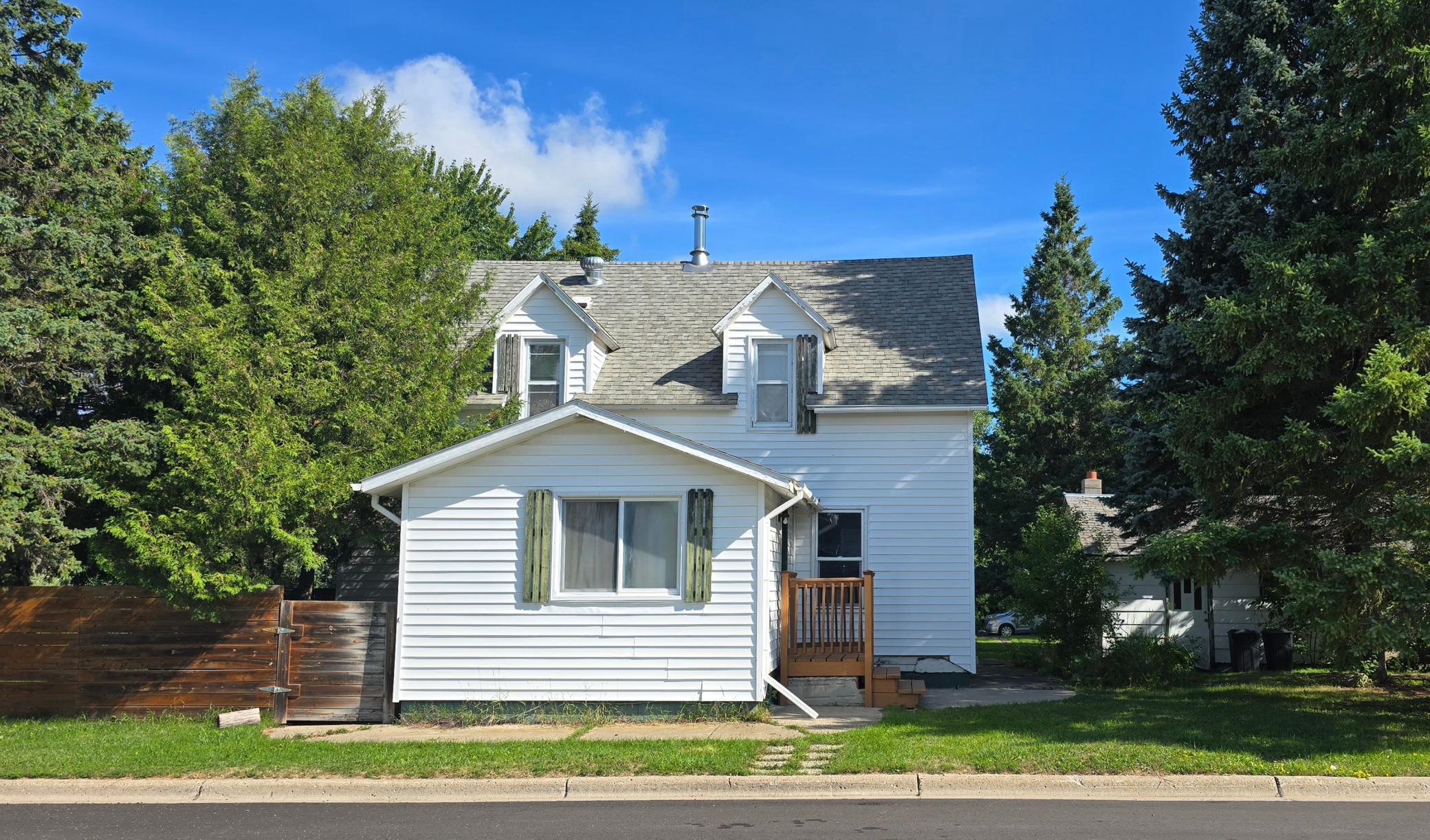 125 4th Avenue Se Property Photo 1