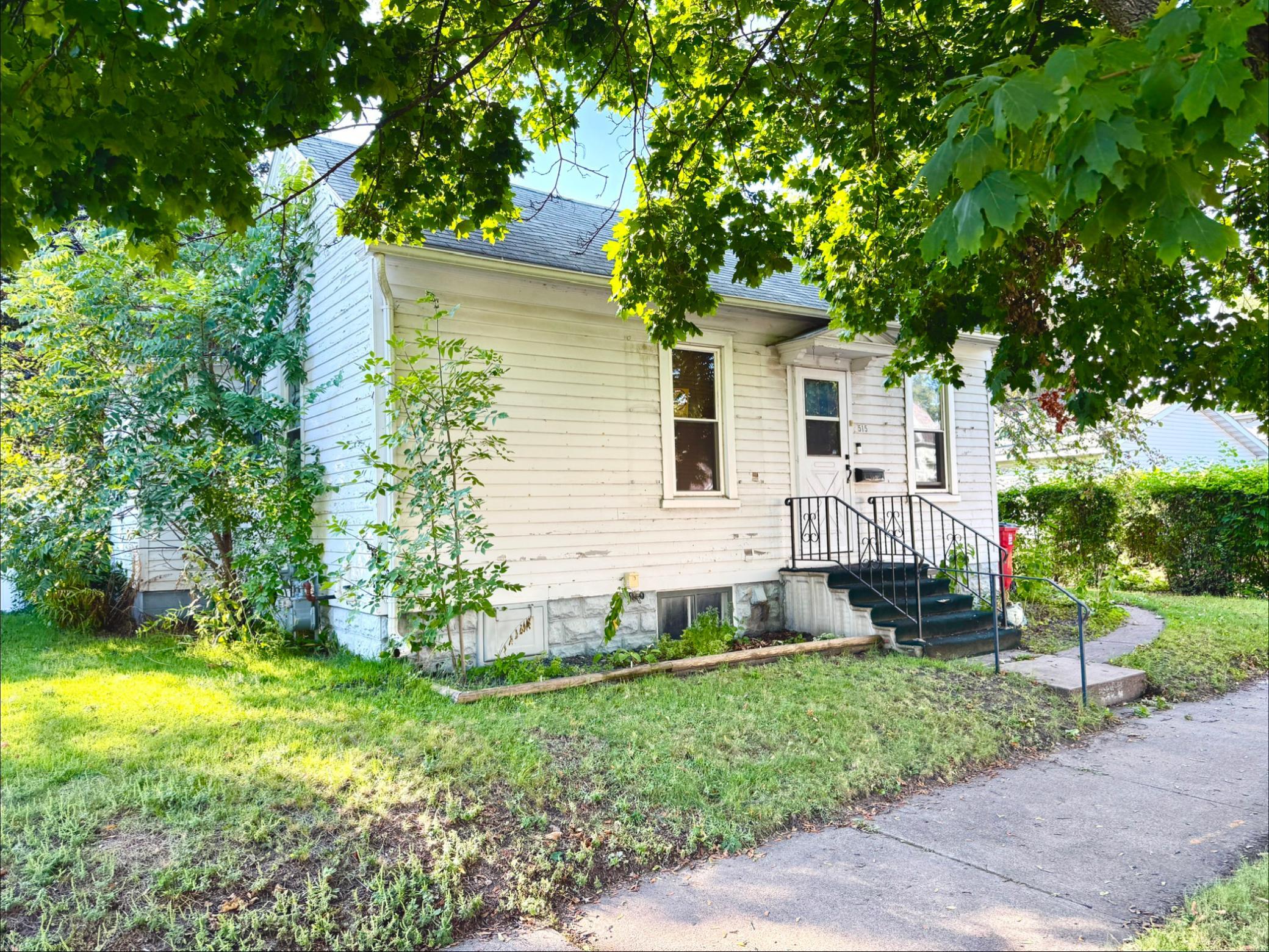 515 Vila Street Property Photo 1