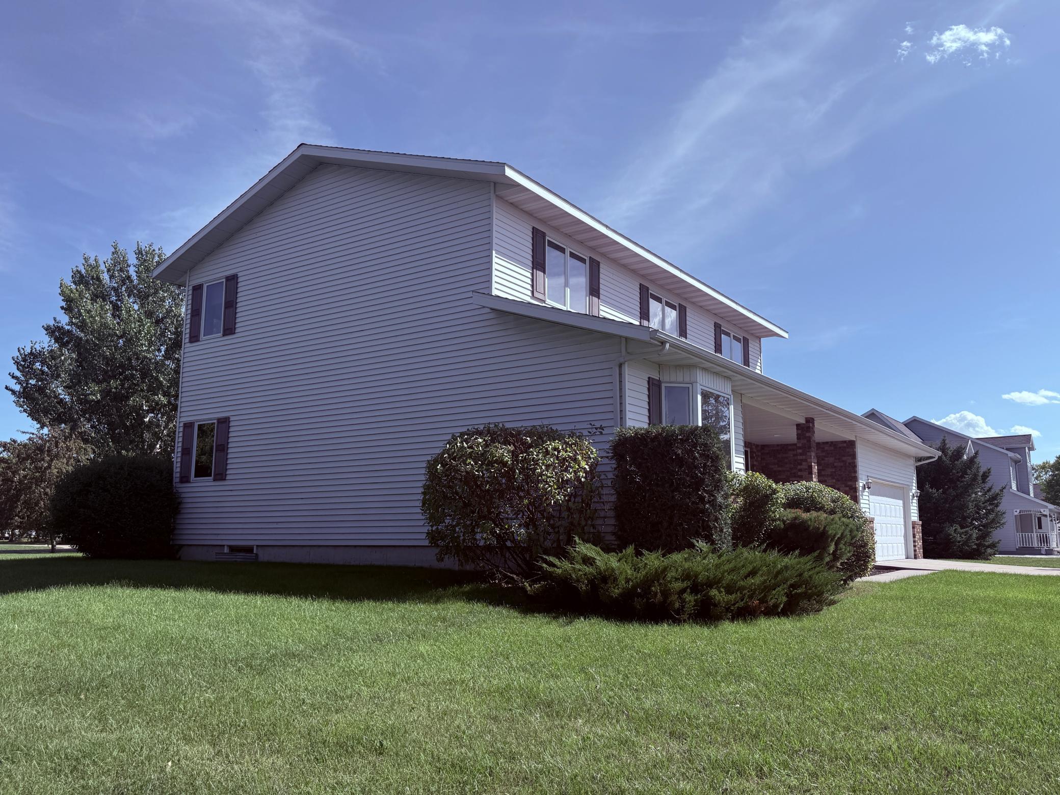606 4th Street W Property Photo 5