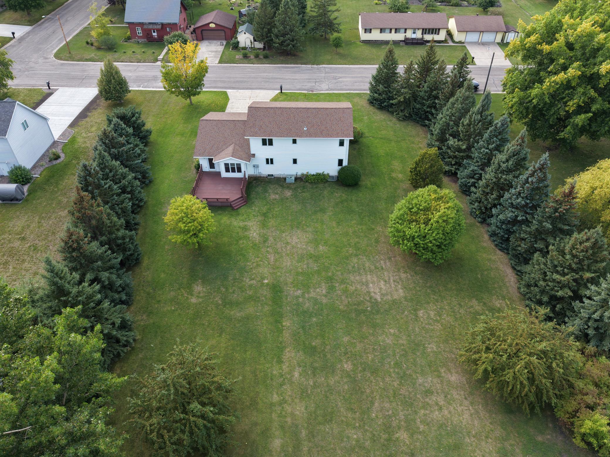 606 4th Street W Property Photo 17