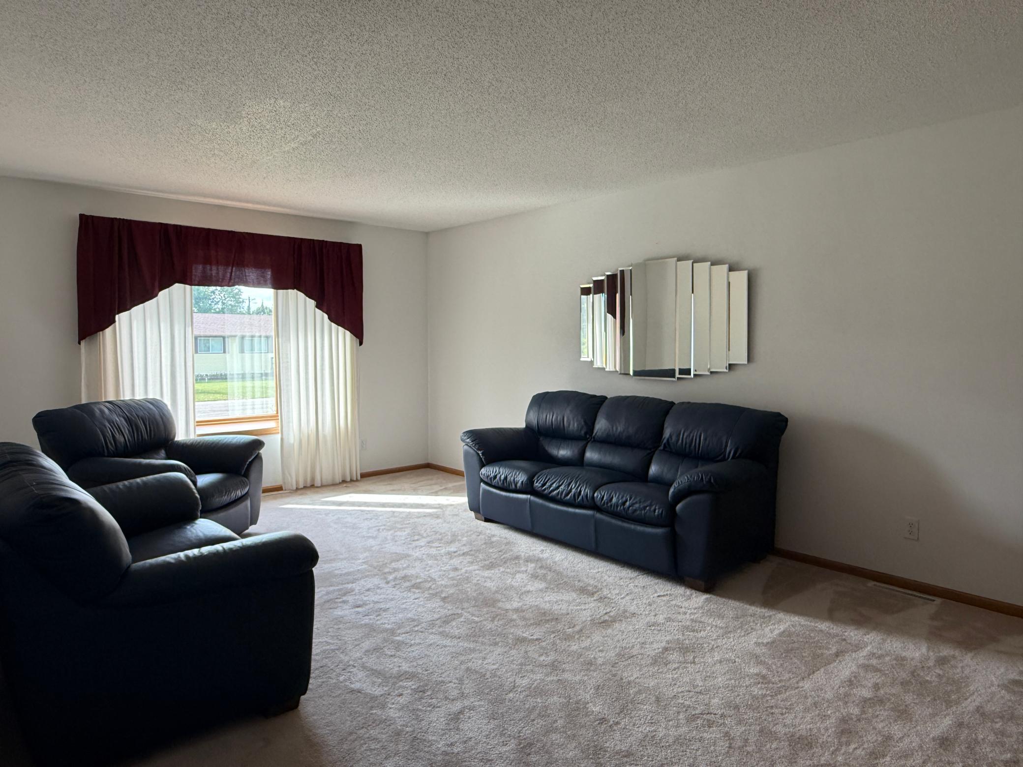 606 4th Street W Property Photo 20