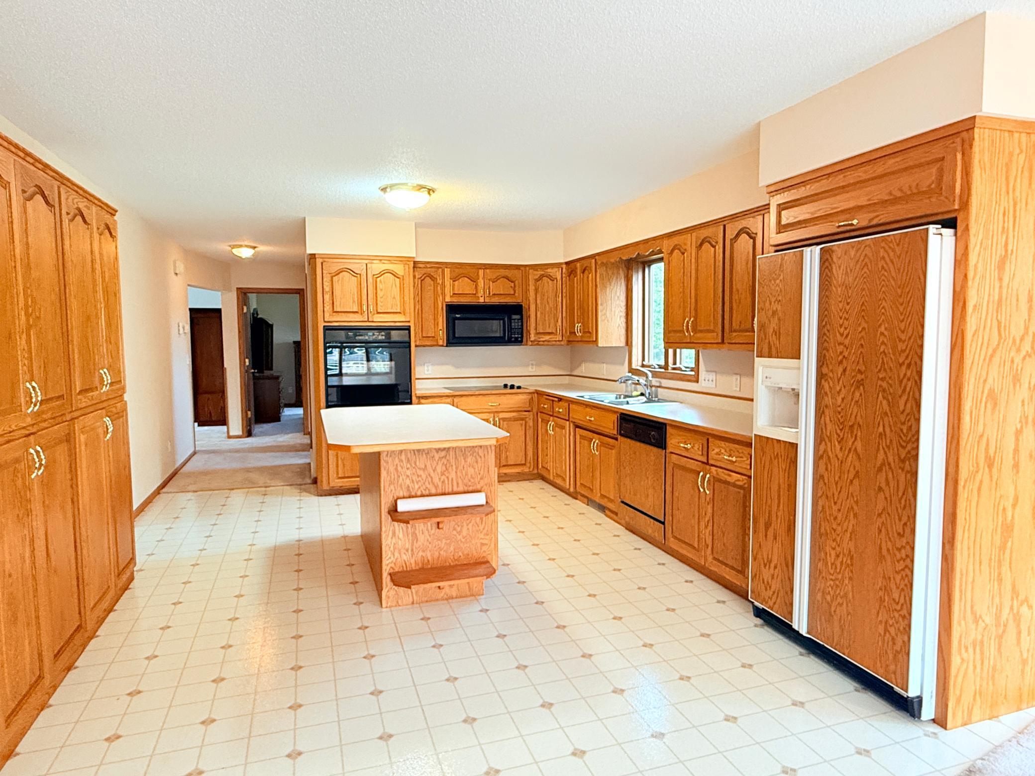606 4th Street W Property Photo 23