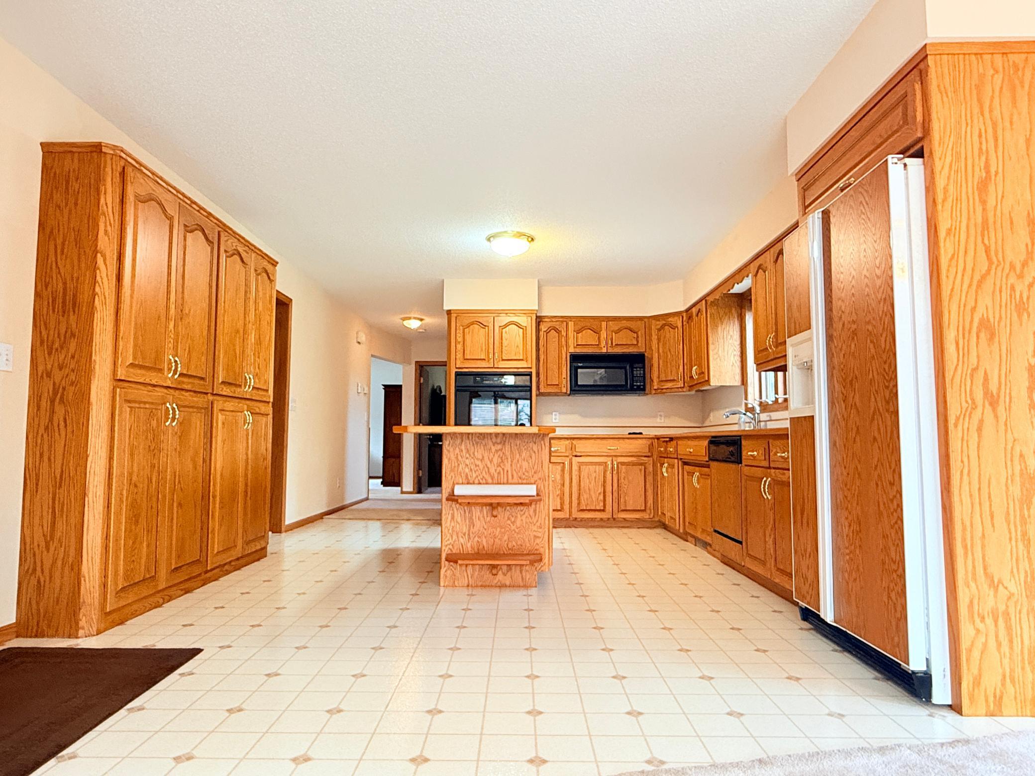 606 4th Street W Property Photo 24