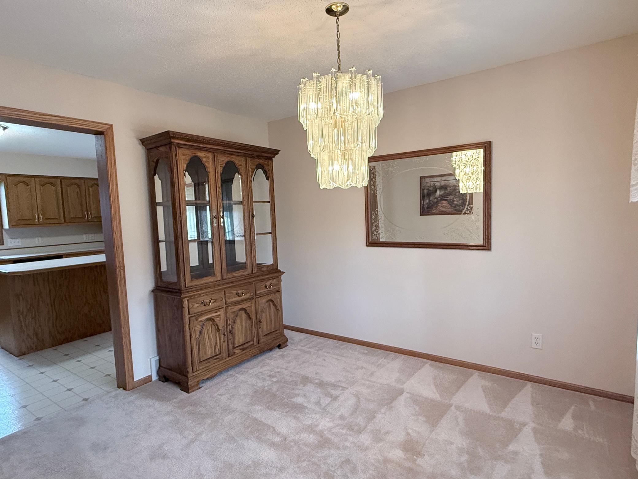 606 4th Street W Property Photo 28