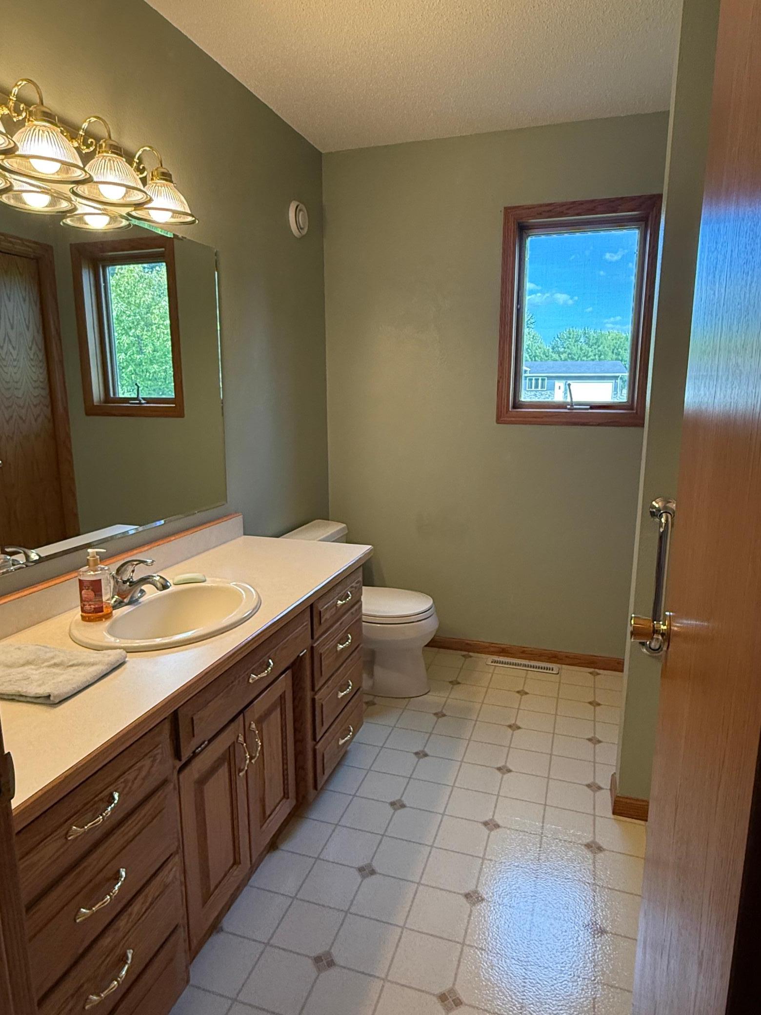 606 4th Street W Property Photo 29