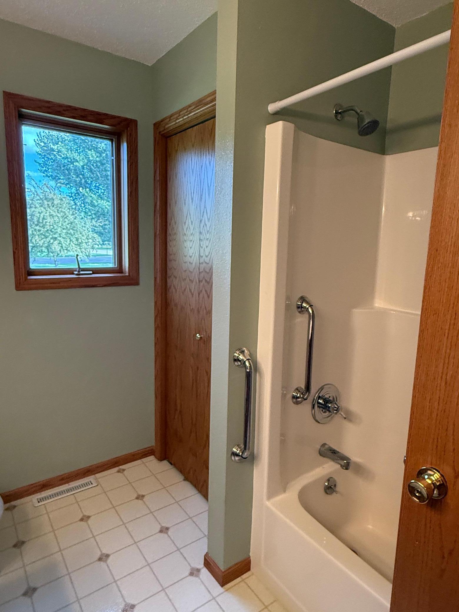 606 4th Street W Property Photo 30