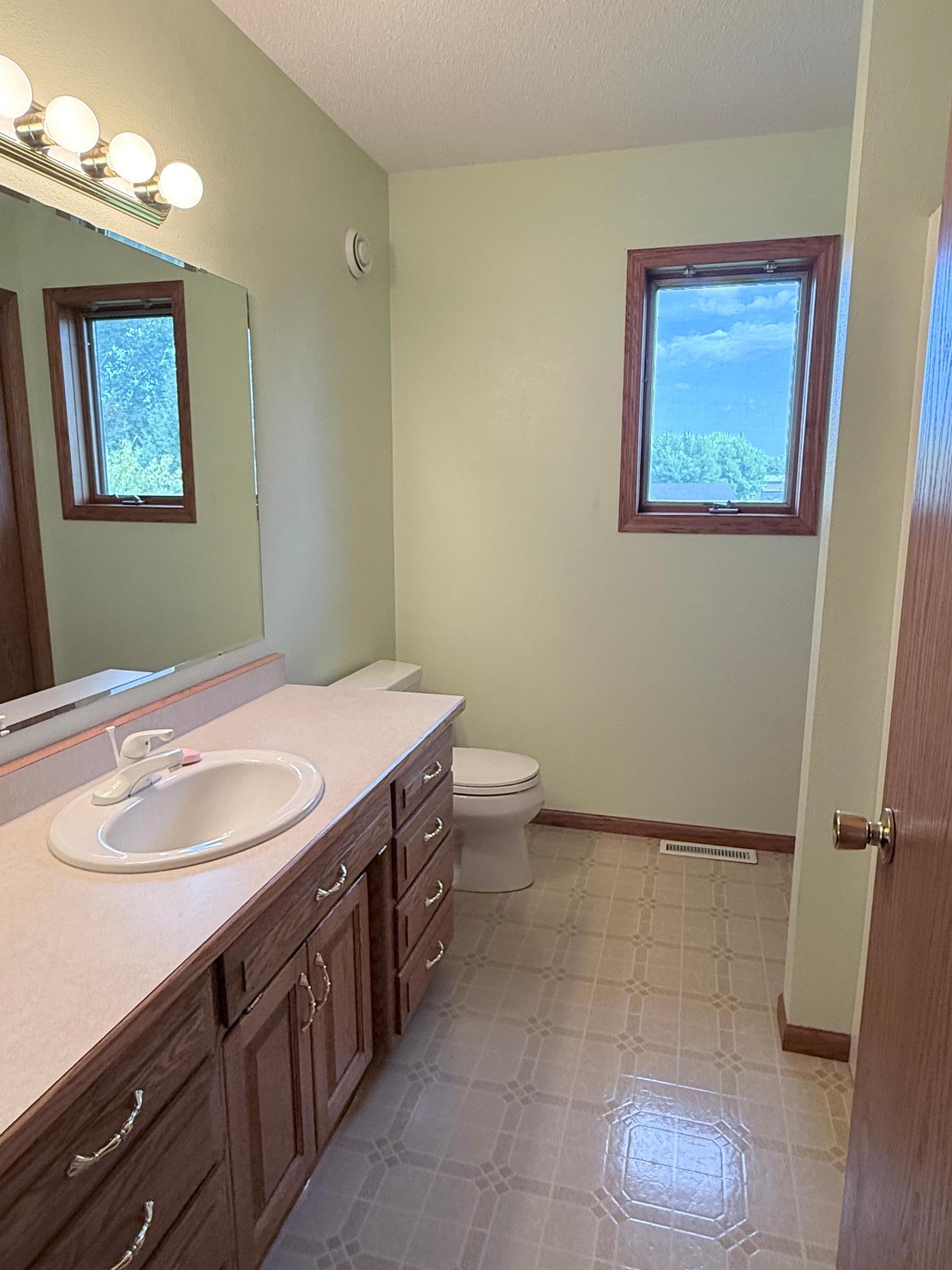 606 4th Street W Property Photo 38