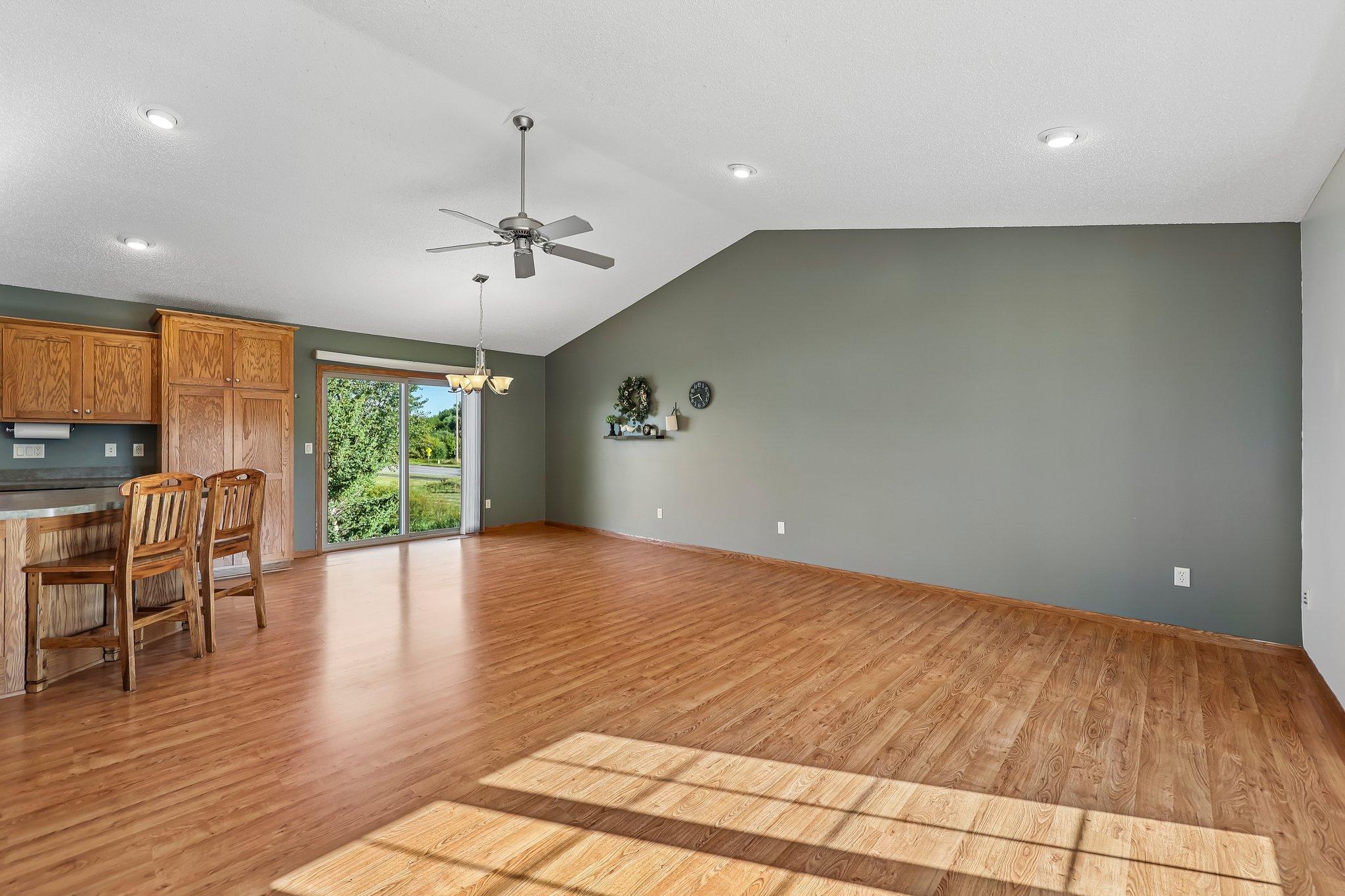 7638 Packard Avenue Ne Property Photo 4