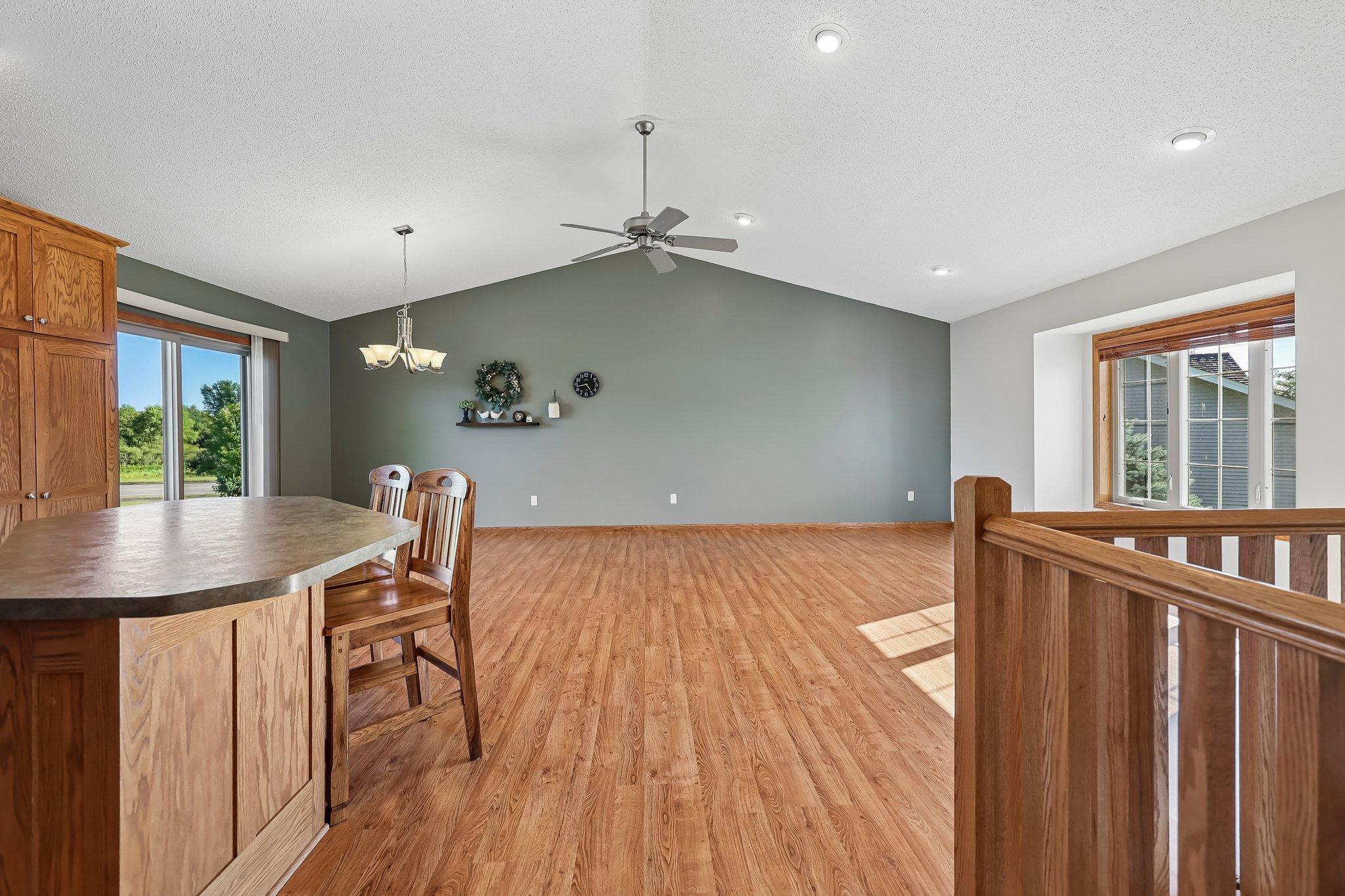 7638 Packard Avenue Ne Property Photo 6