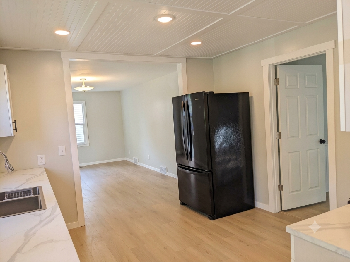 124 N 3rd Street Property Photo 4
