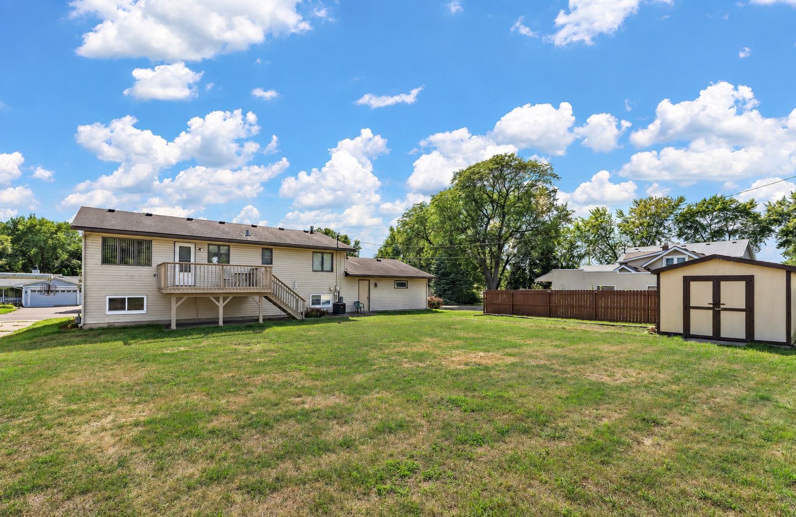 361 Eldridge Avenue E Property Photo 2