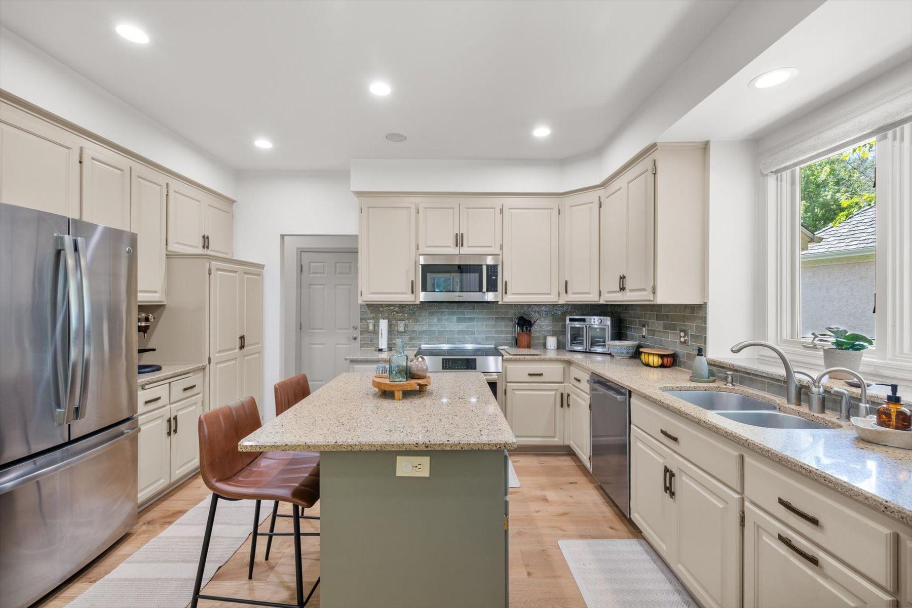 16010 45th Avenue N Property Photo 13