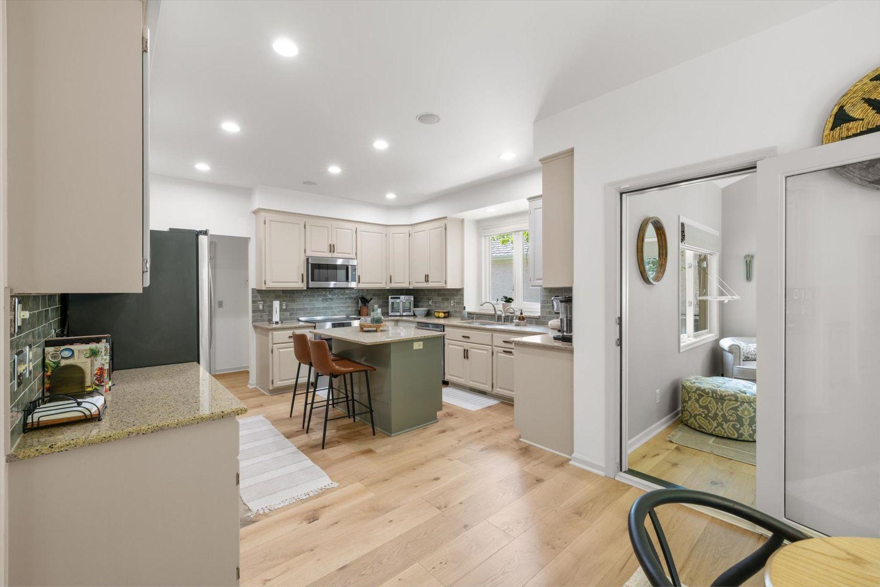 16010 45th Avenue N Property Photo 15