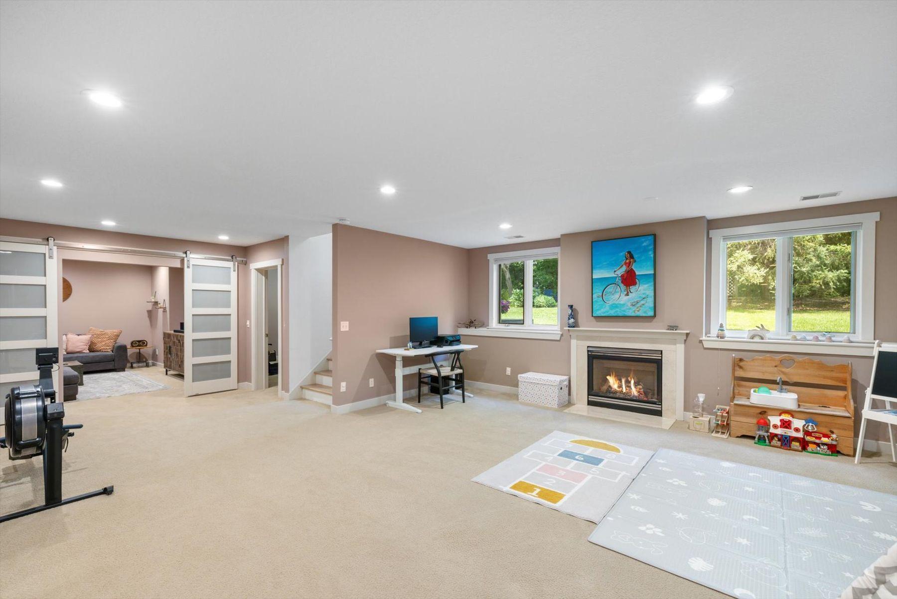 16010 45th Avenue N Property Photo 31