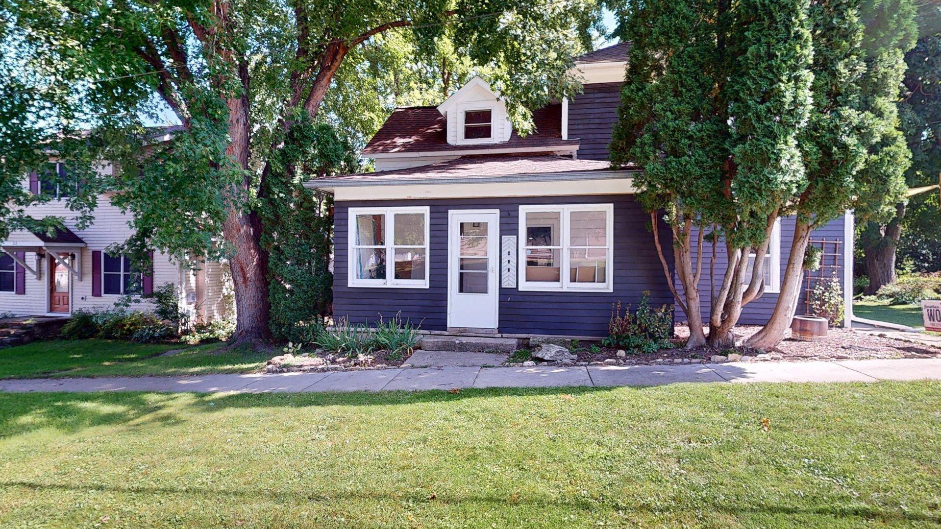 208 Franklin Street NW Property Photo 1