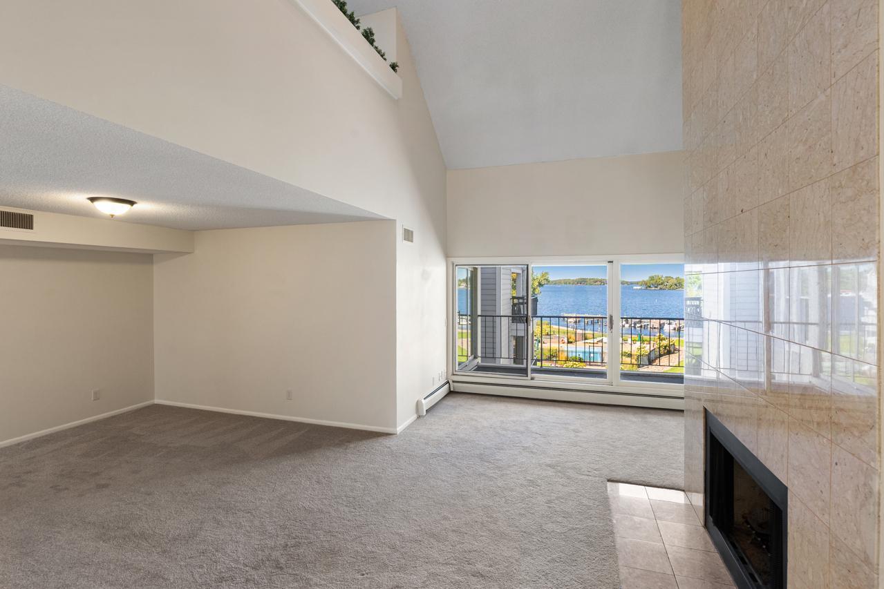 603 Lake Street 307 Property Photo 5