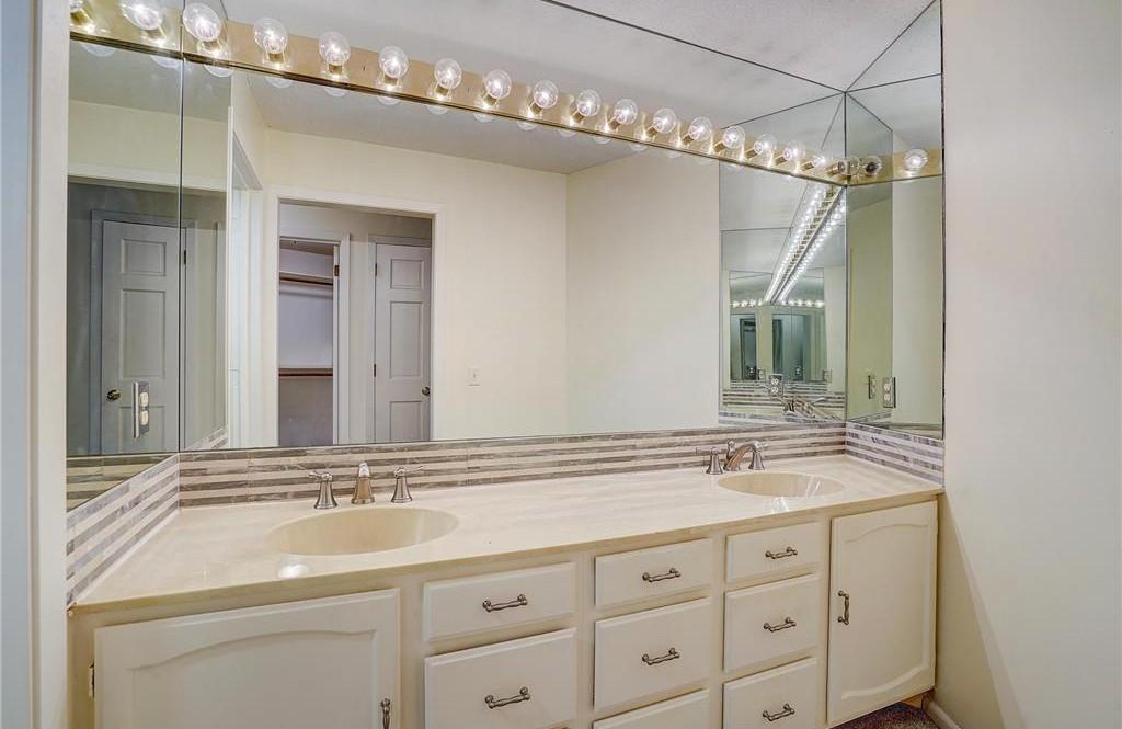 603 Lake Street 307 Property Photo 25