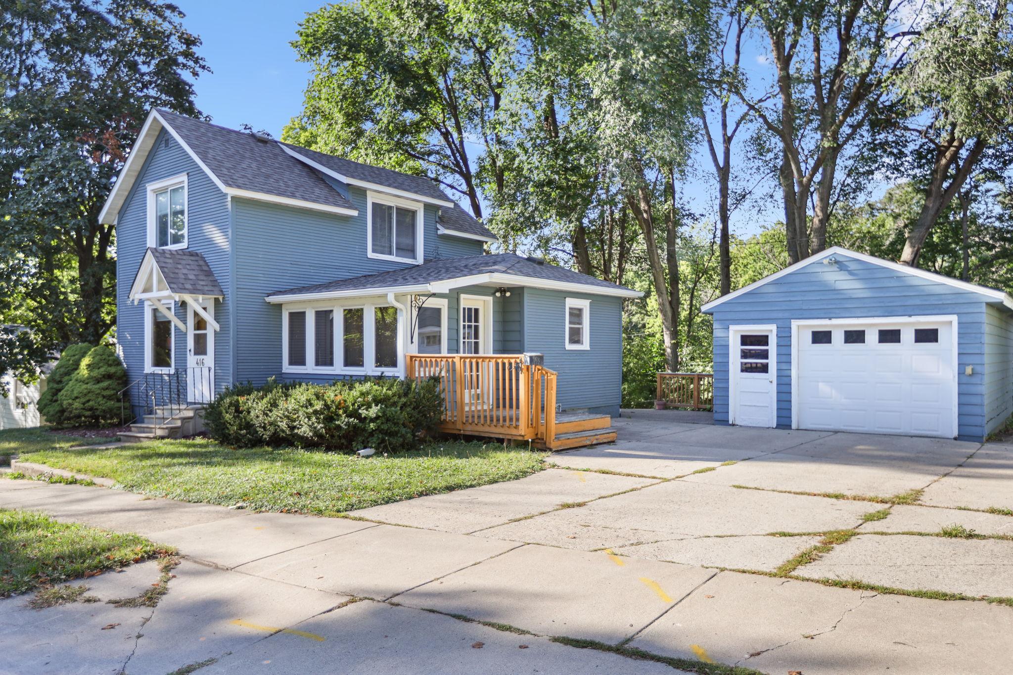 416 3rd Street Ne Property Photo 4
