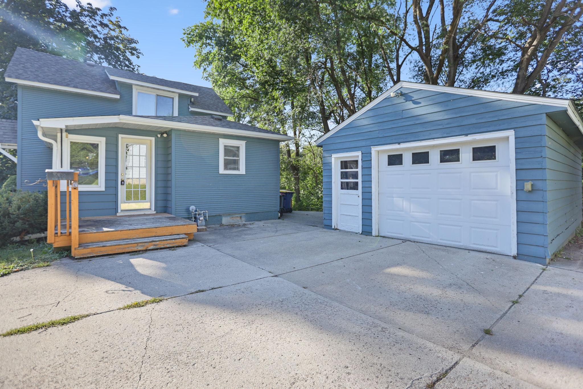 416 3rd Street Ne Property Photo 6