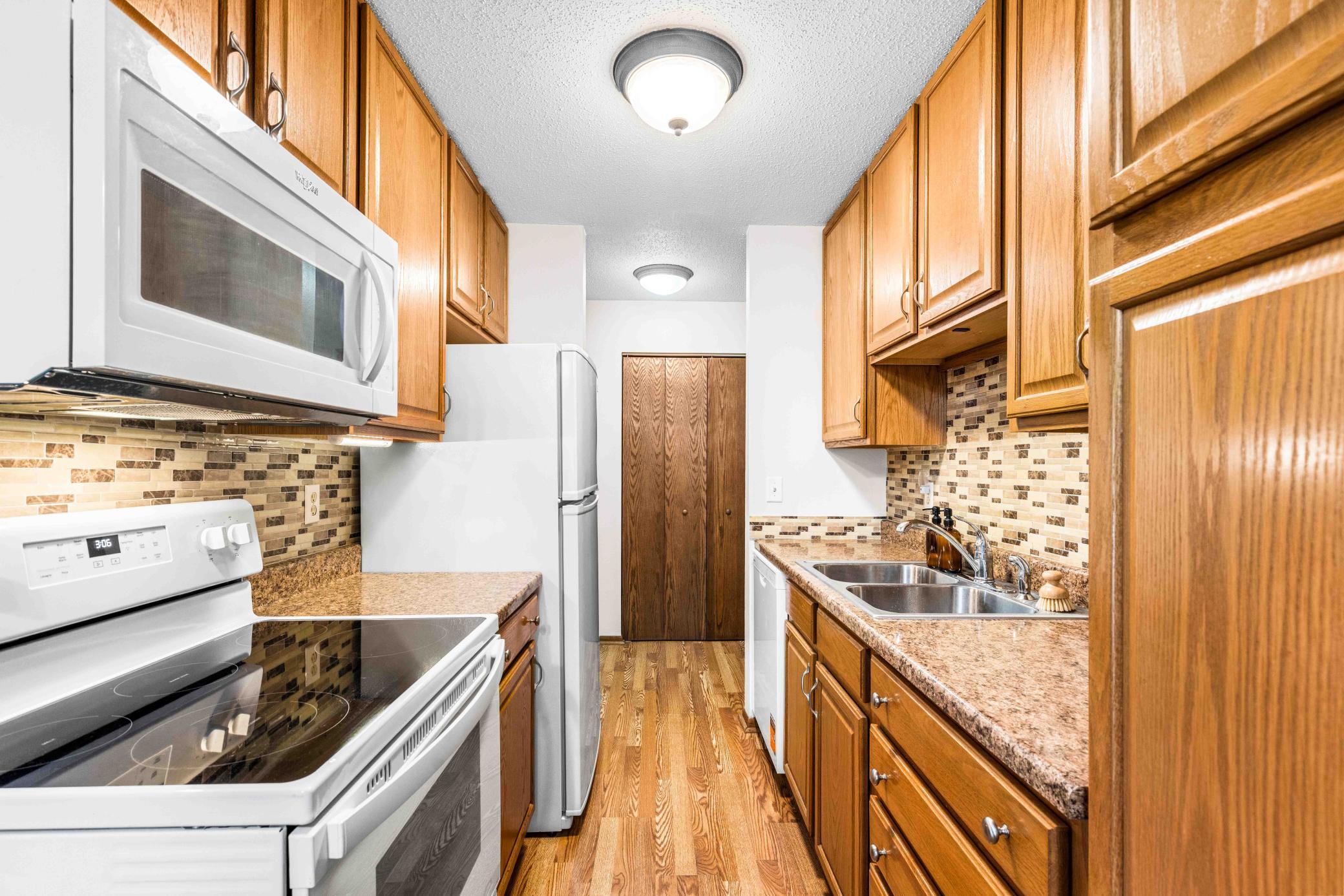 801 32 Avenue N Unit A-101 Property Photo 4