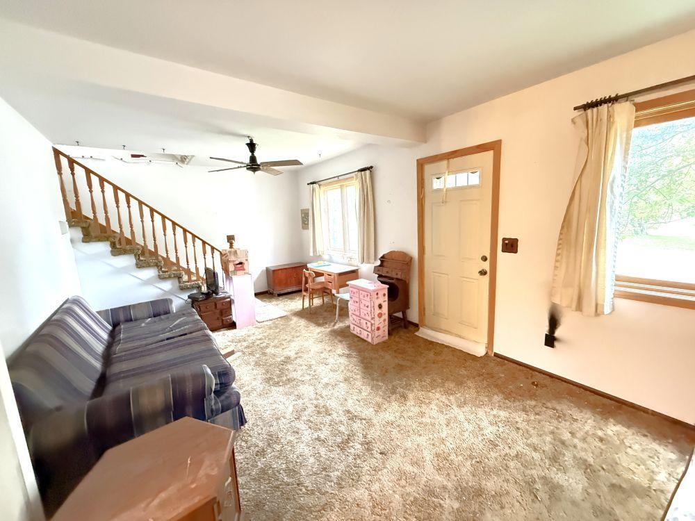 209 E Oak Avenue Property Photo 15