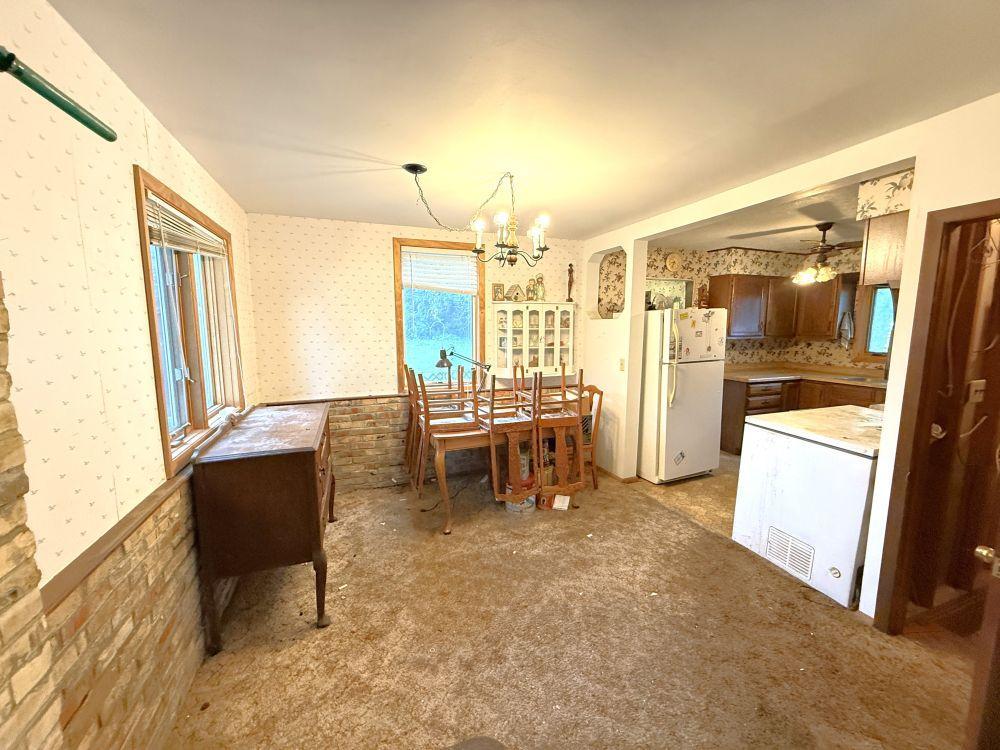 209 E Oak Avenue Property Photo 16
