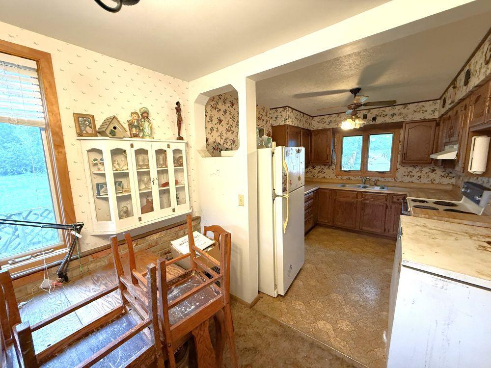 209 E Oak Avenue Property Photo 17