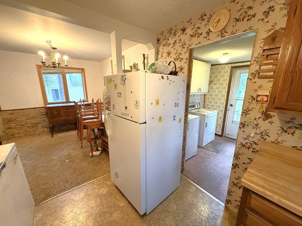 209 E Oak Avenue Property Photo 19