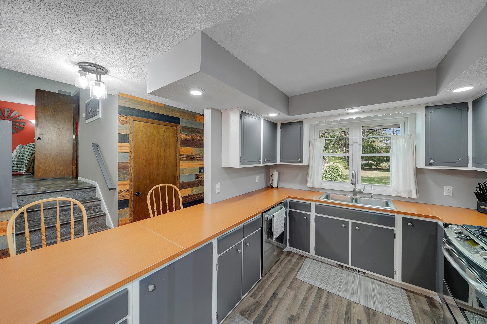 19505 Owen Avenue Property Photo 6