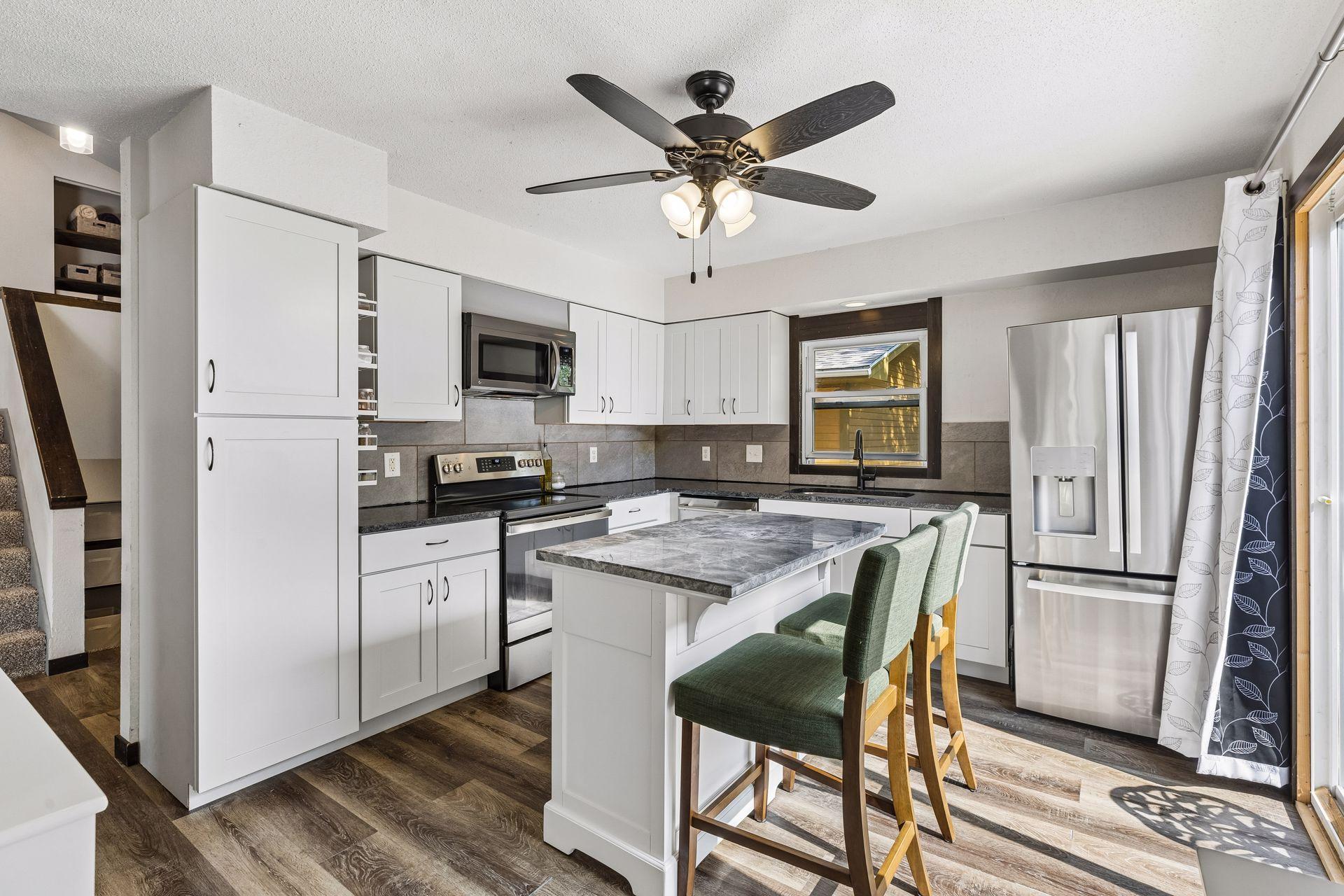 521 Central Avenue W Property Photo 8