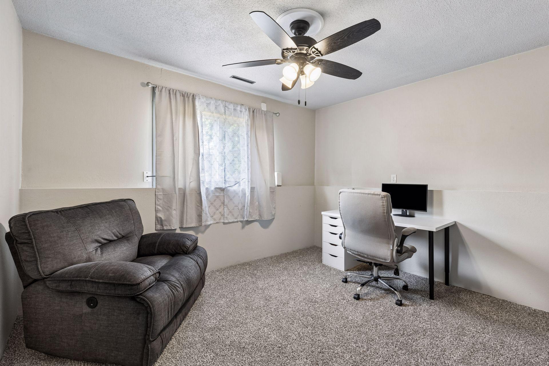 521 Central Avenue W Property Photo 18