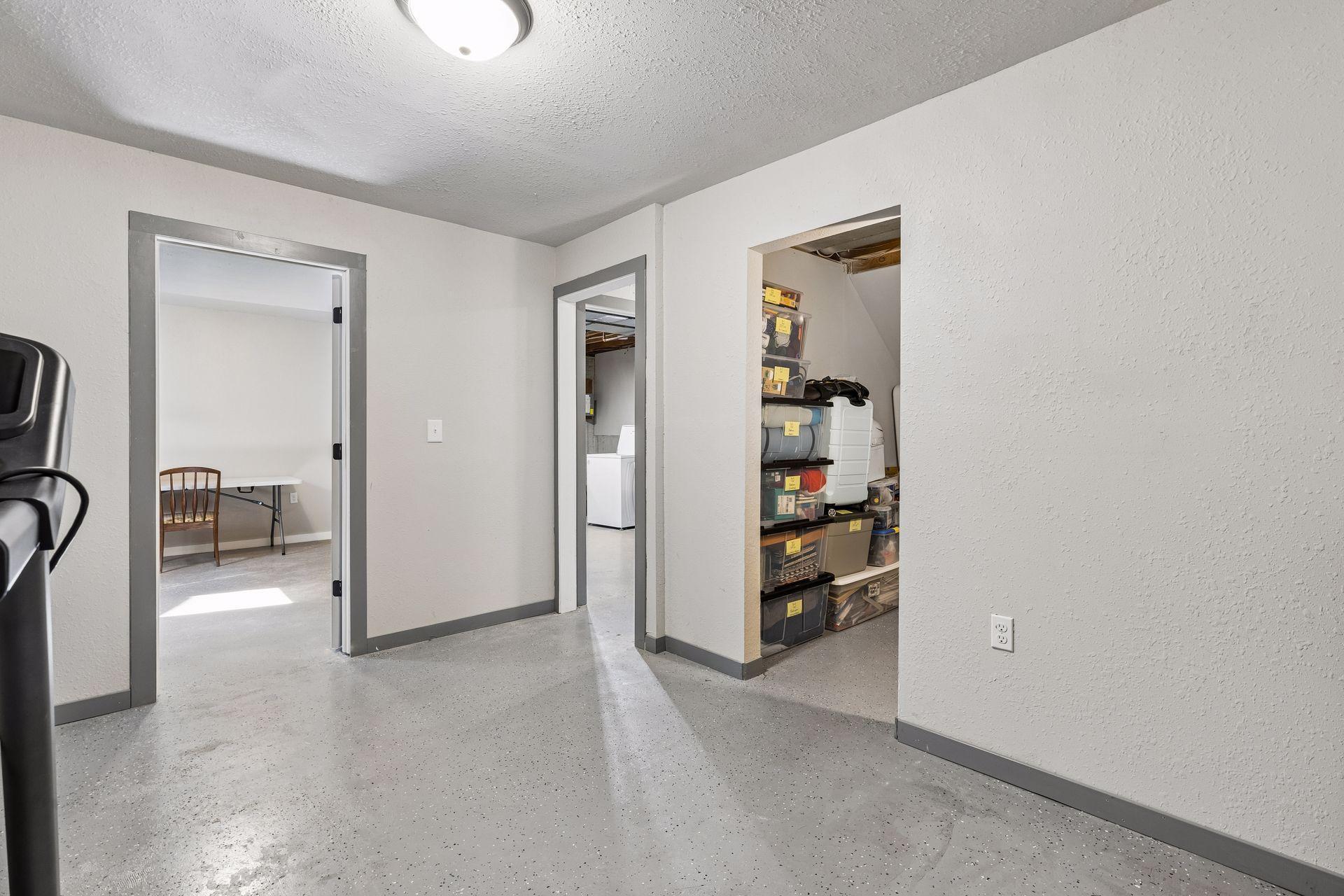 521 Central Avenue W Property Photo 22