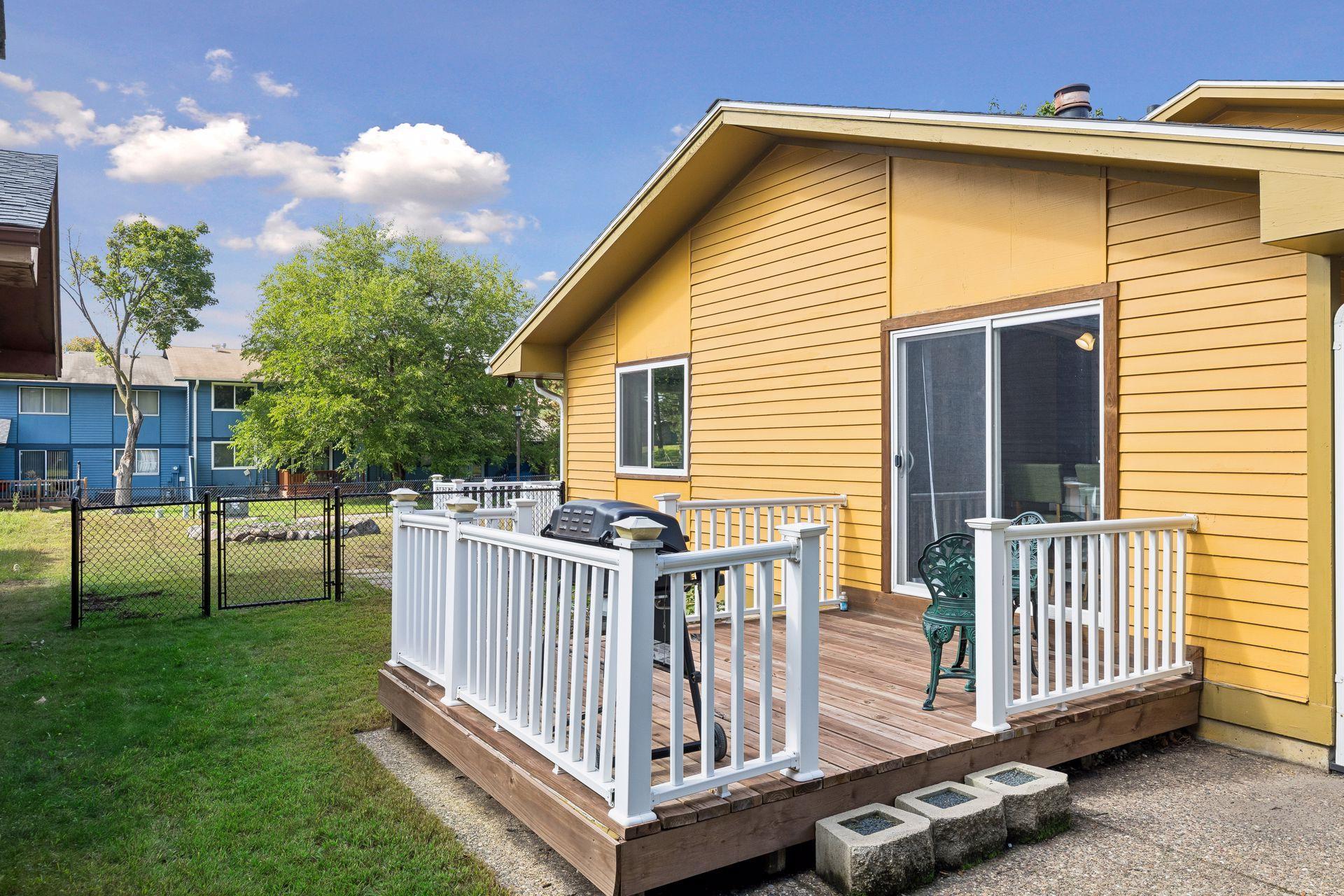 521 Central Avenue W Property Photo 27
