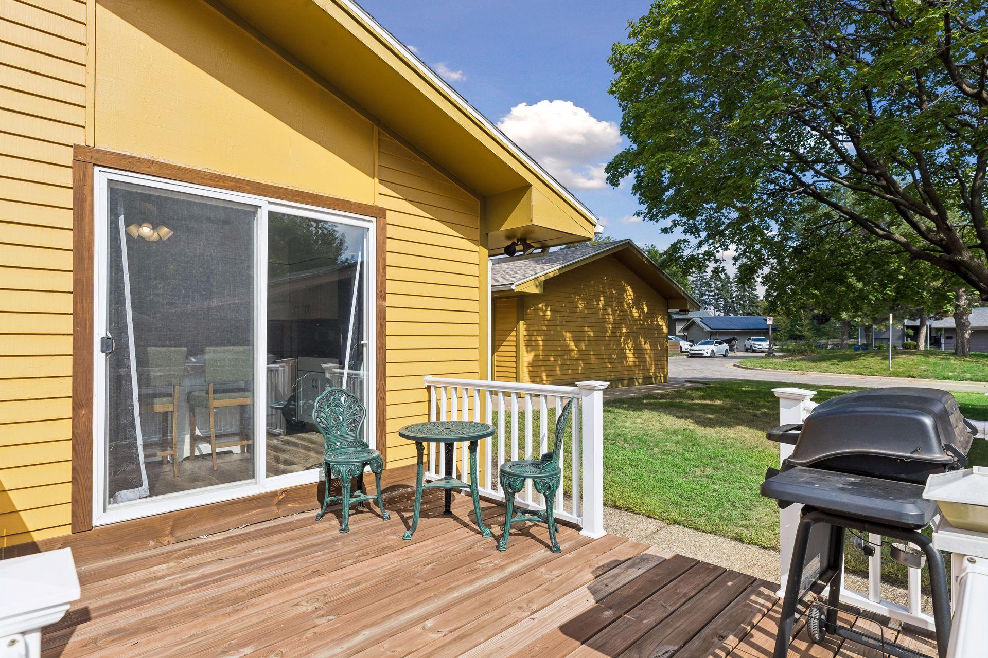 521 Central Avenue W Property Photo 28