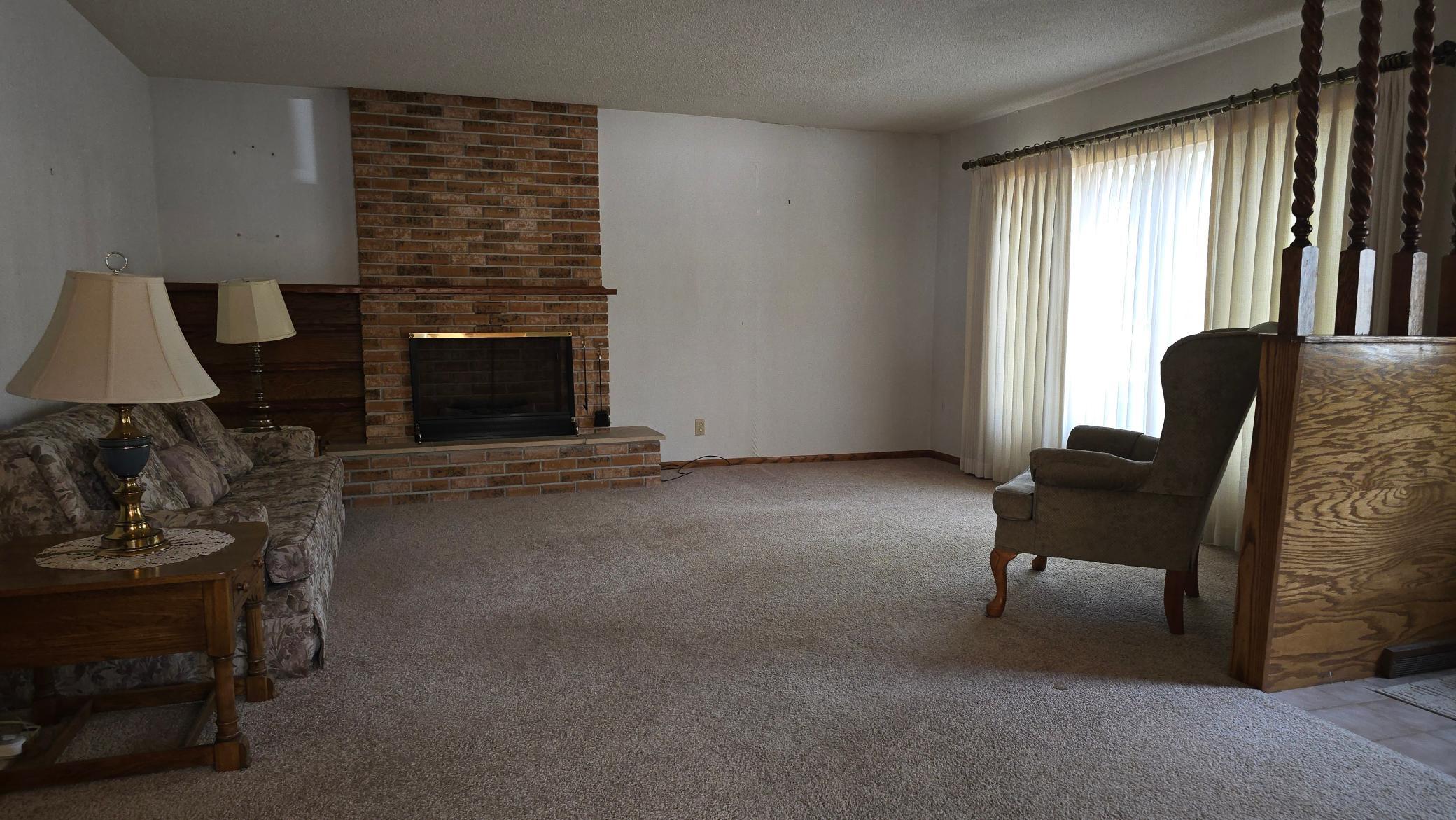 207 E Lyon Street Property Photo 3