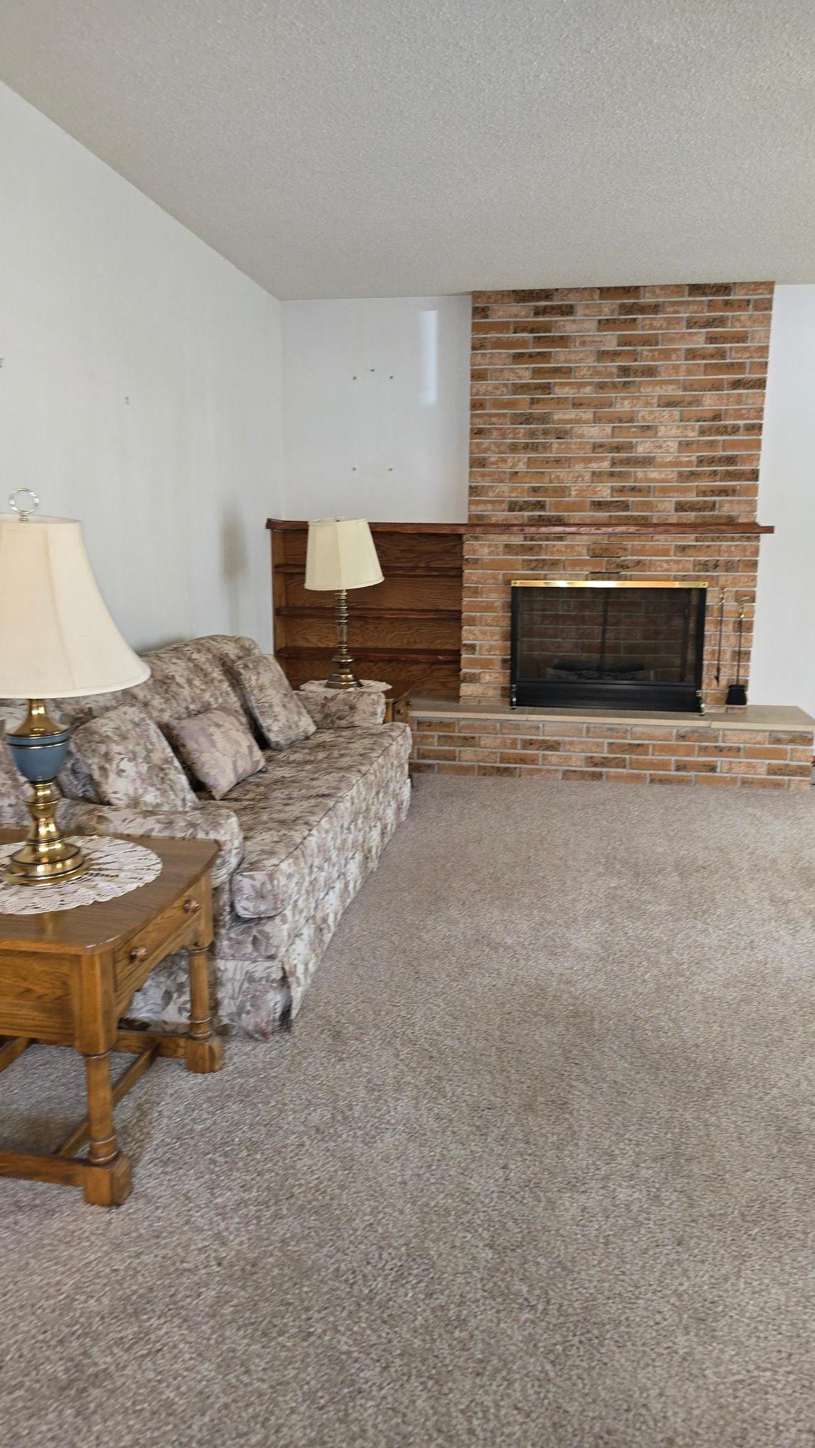 207 E Lyon Street Property Photo 4