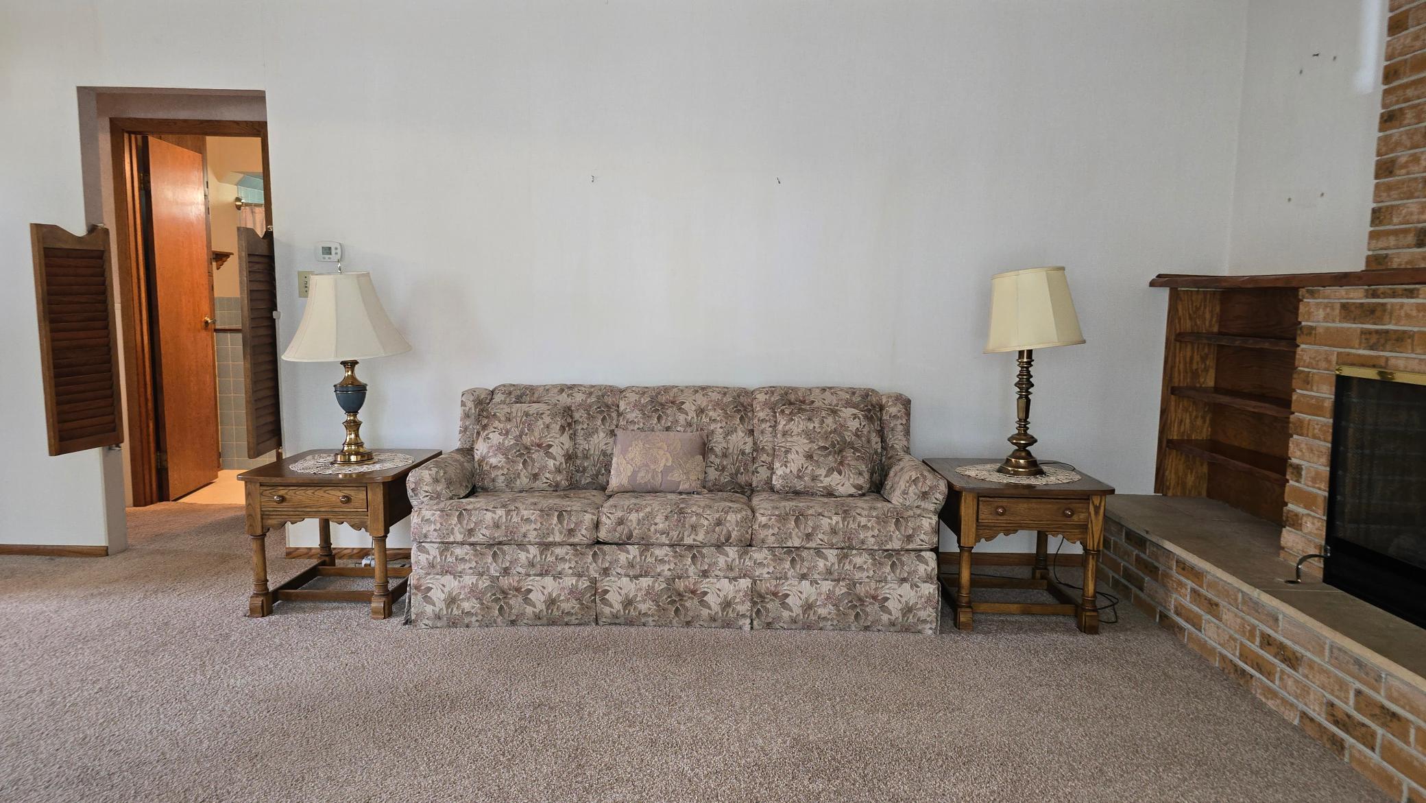 207 E Lyon Street Property Photo 6