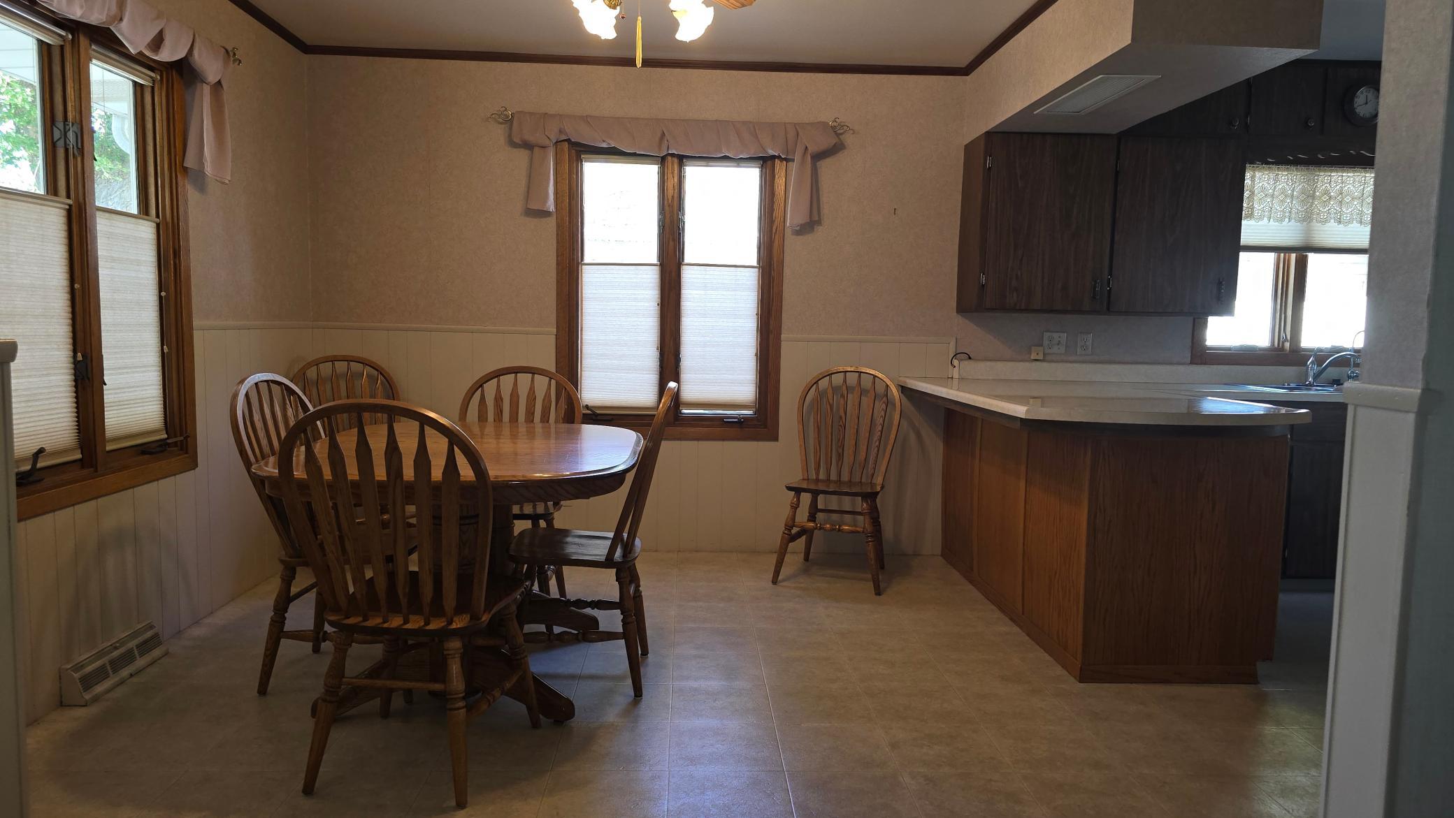 207 E Lyon Street Property Photo 7