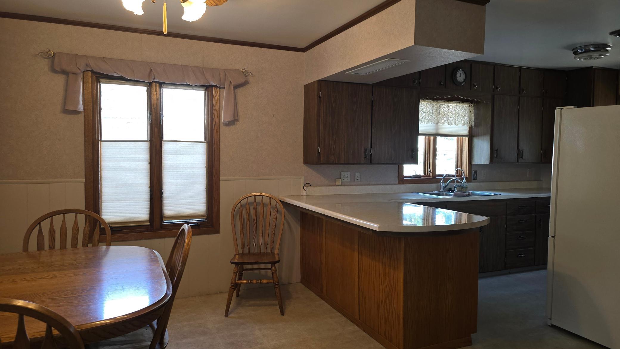 207 E Lyon Street Property Photo 8