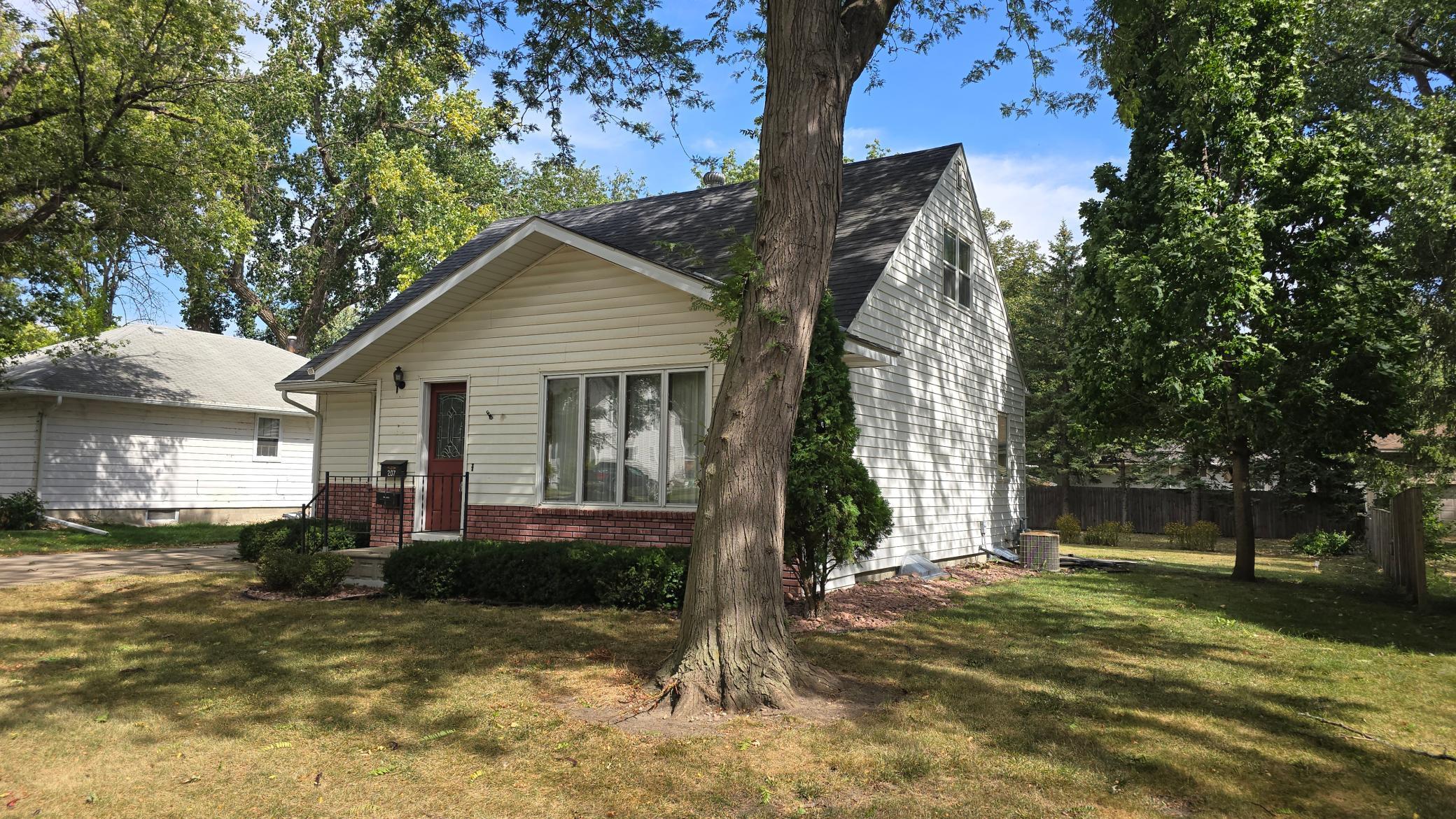 207 E Lyon Street Property Photo 35