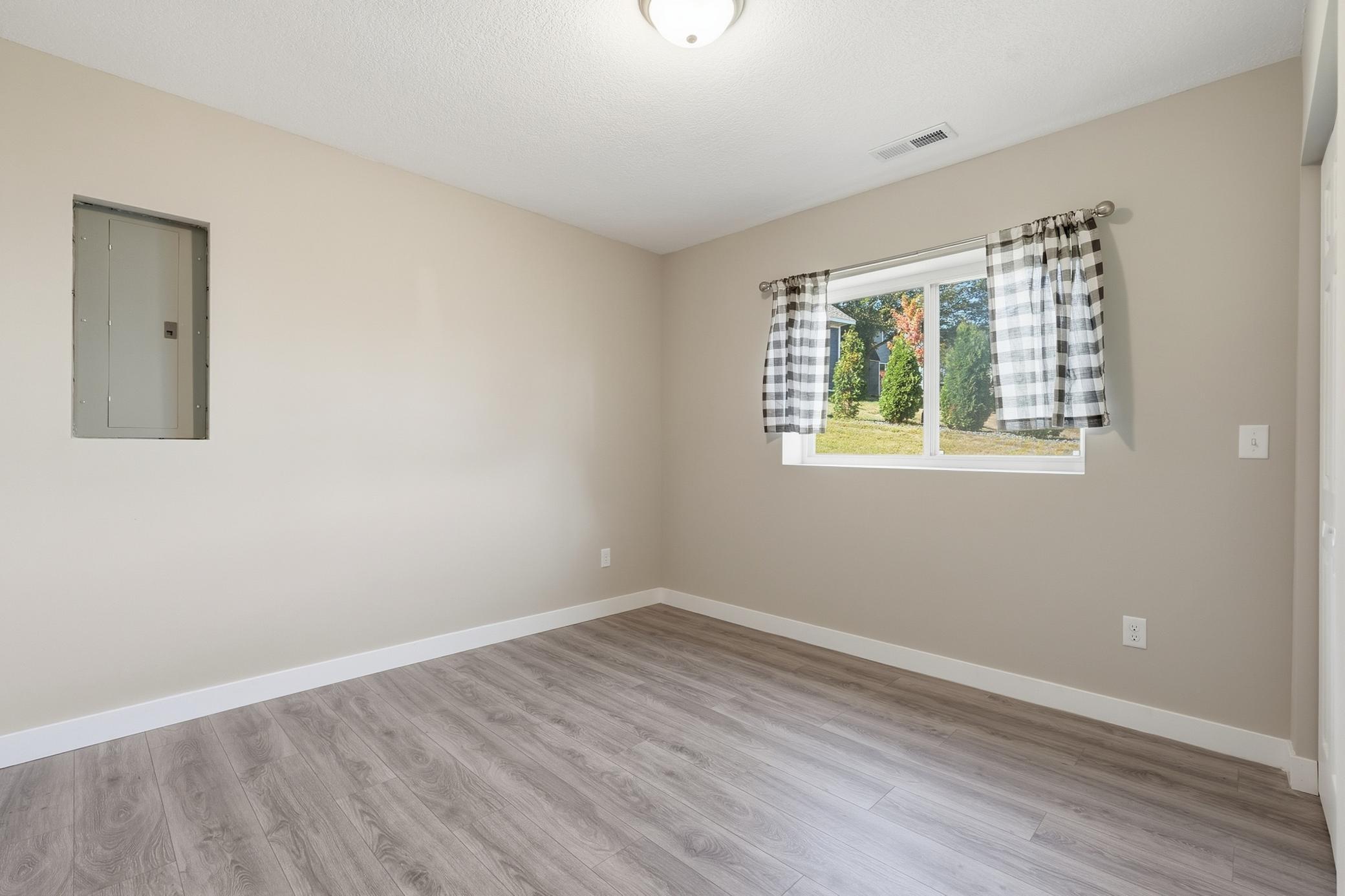 2060 Pleasant Drive Property Photo 20