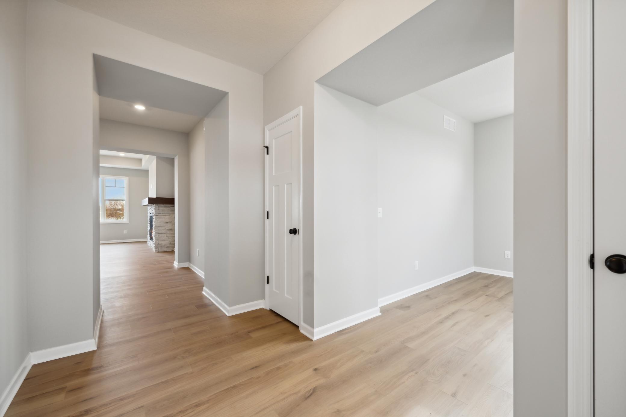 14985 Riverview Lane N Property Photo 3