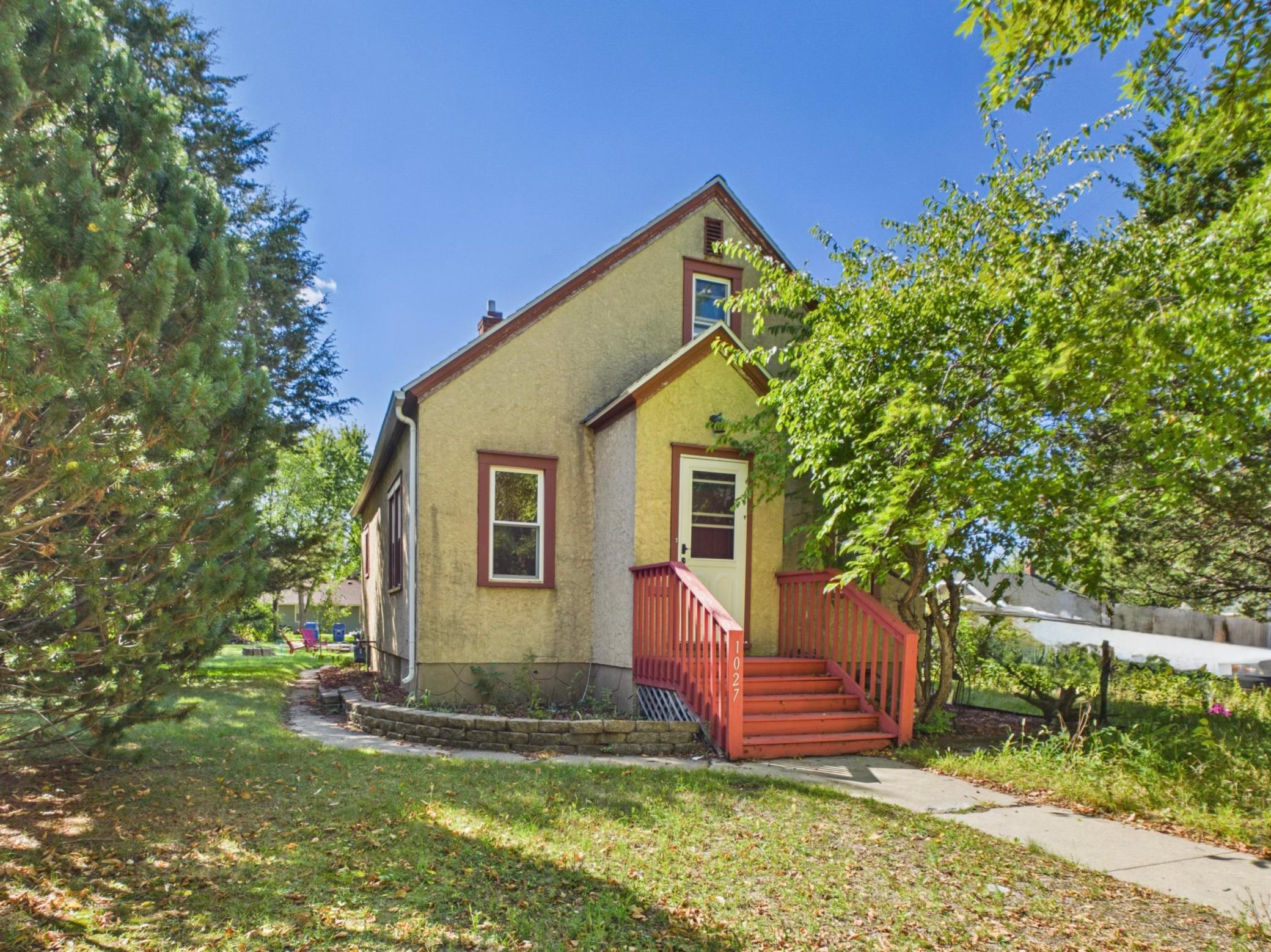1027 9th Avenue N Property Photo 1