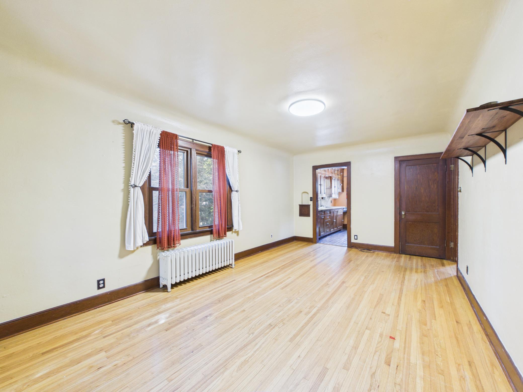 1027 9th Avenue N Property Photo 4